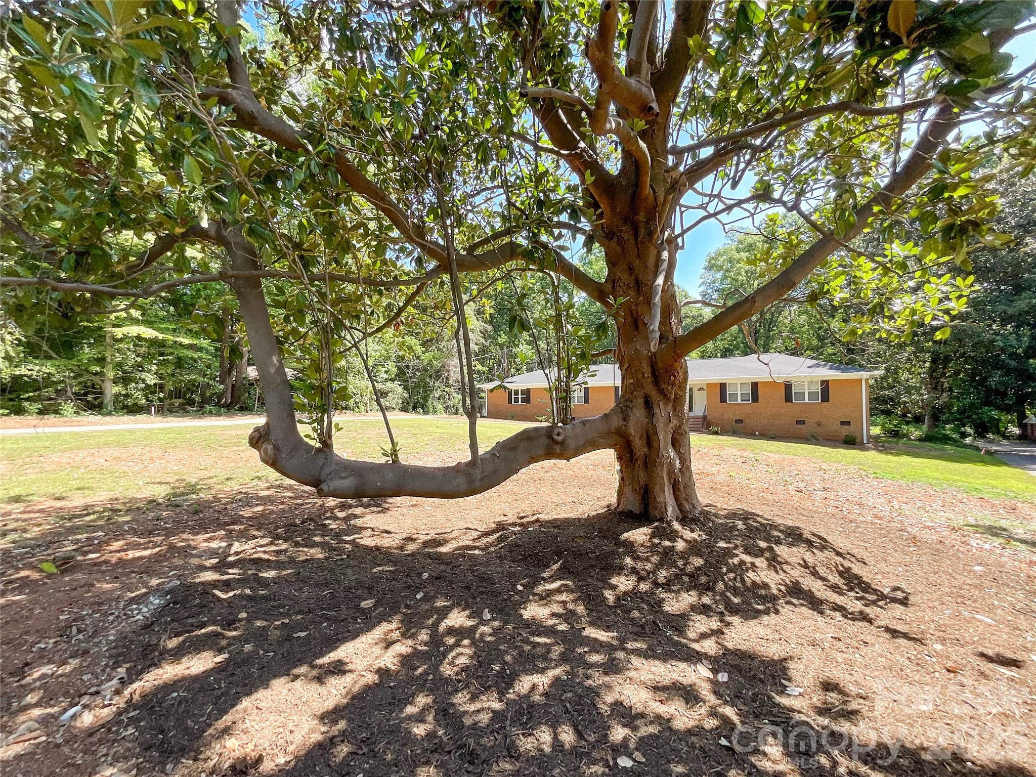 6728 Lakeside Drive — Charlotte
