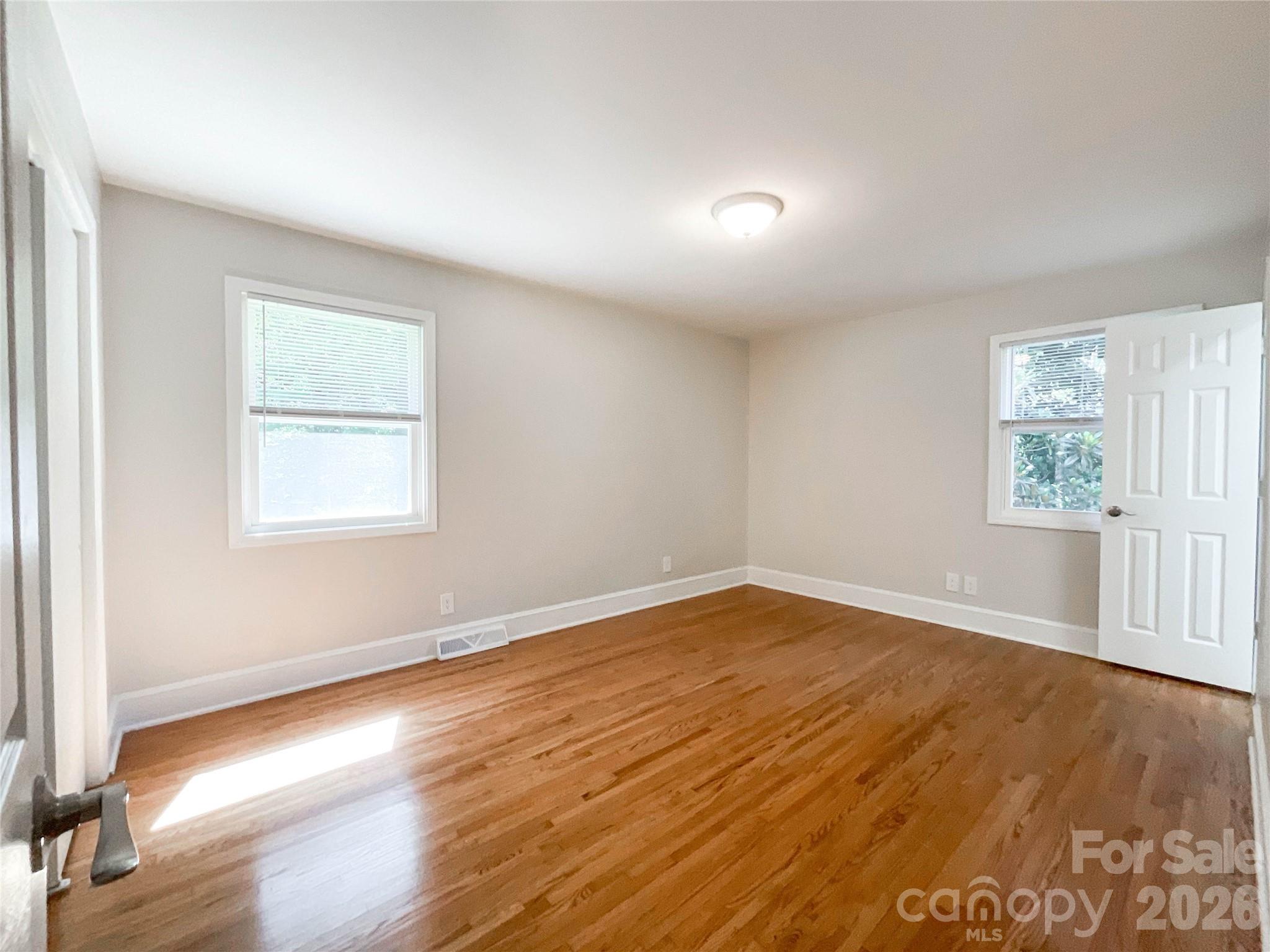 6728 Lakeside Drive — Charlotte