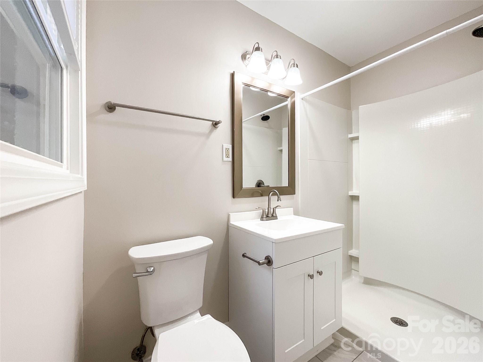 6728 Lakeside Drive — Charlotte