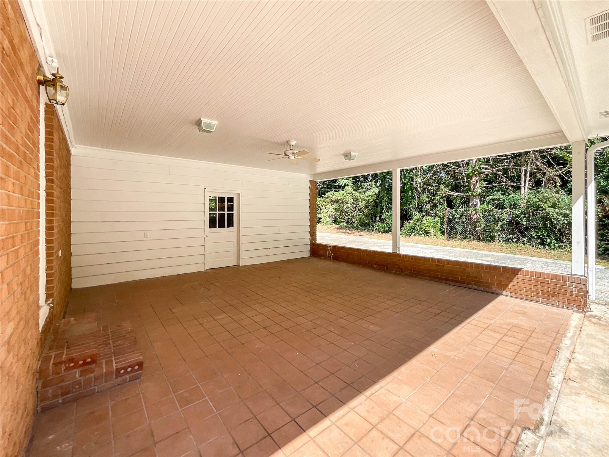6728 Lakeside Drive — Charlotte
