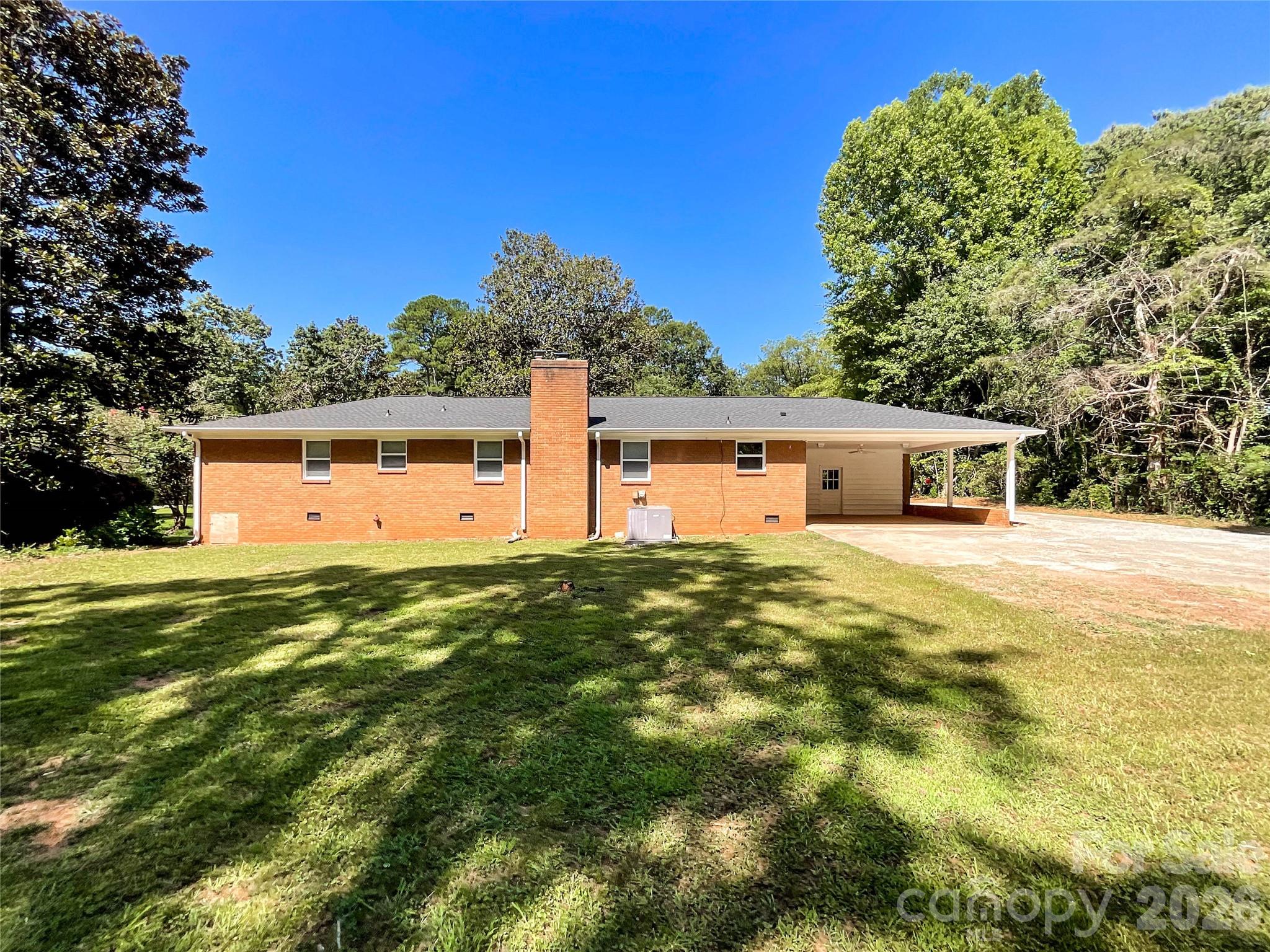 6728 Lakeside Drive — Charlotte