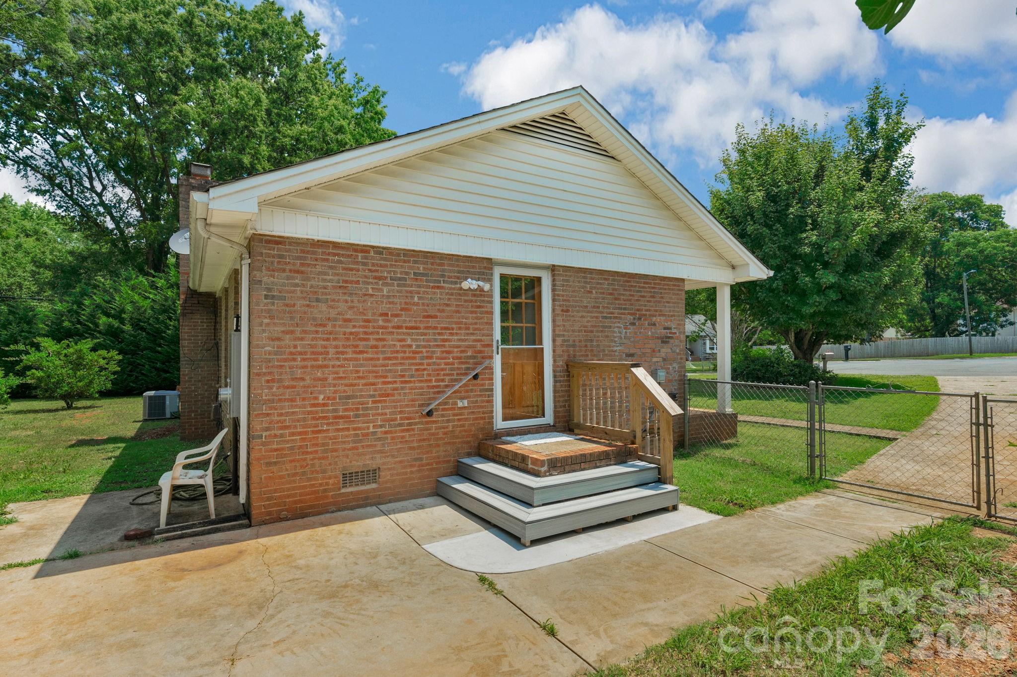 9800 Ordway Court — Charlotte