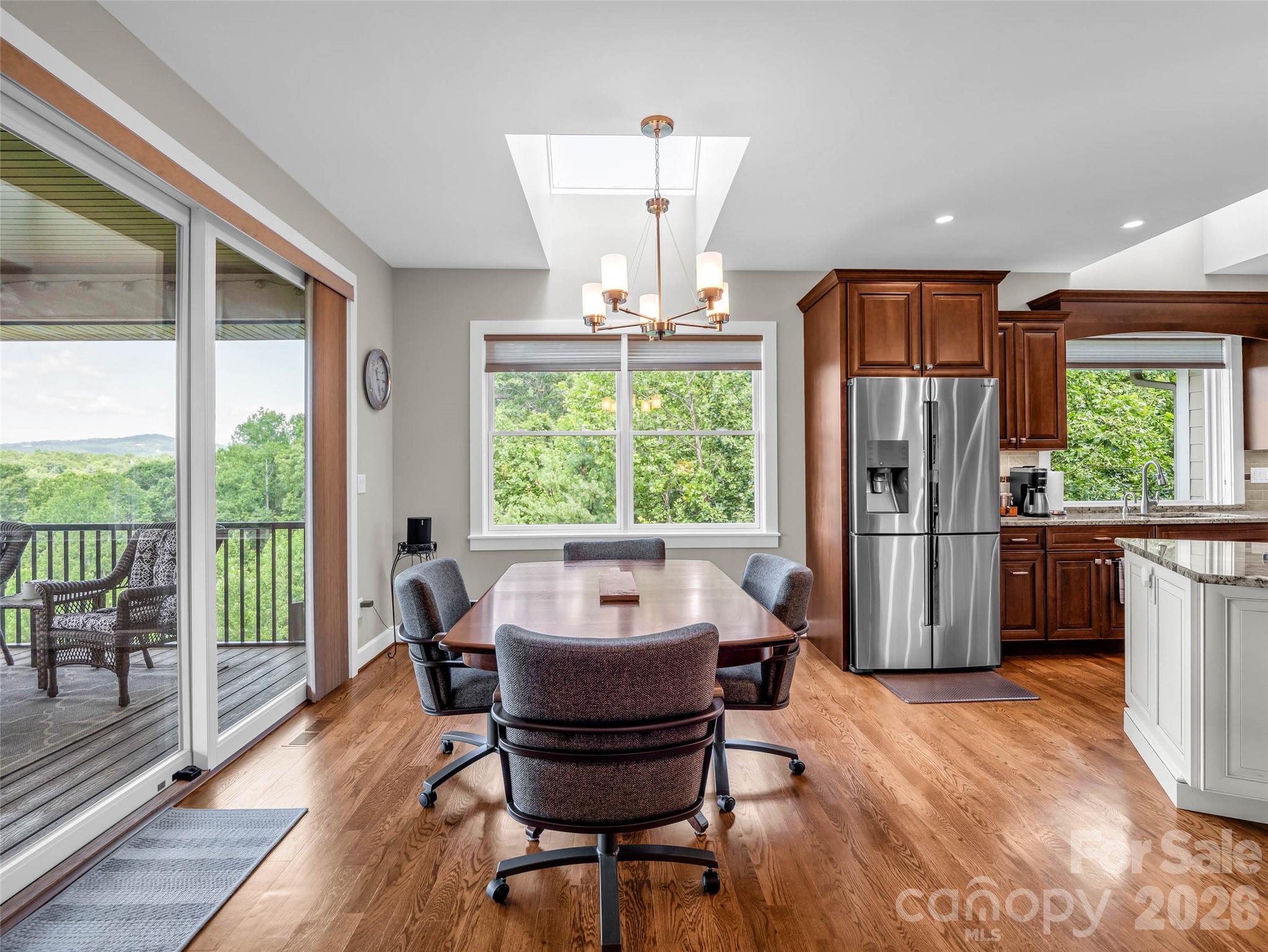 930 Big Raven Lane — Saluda