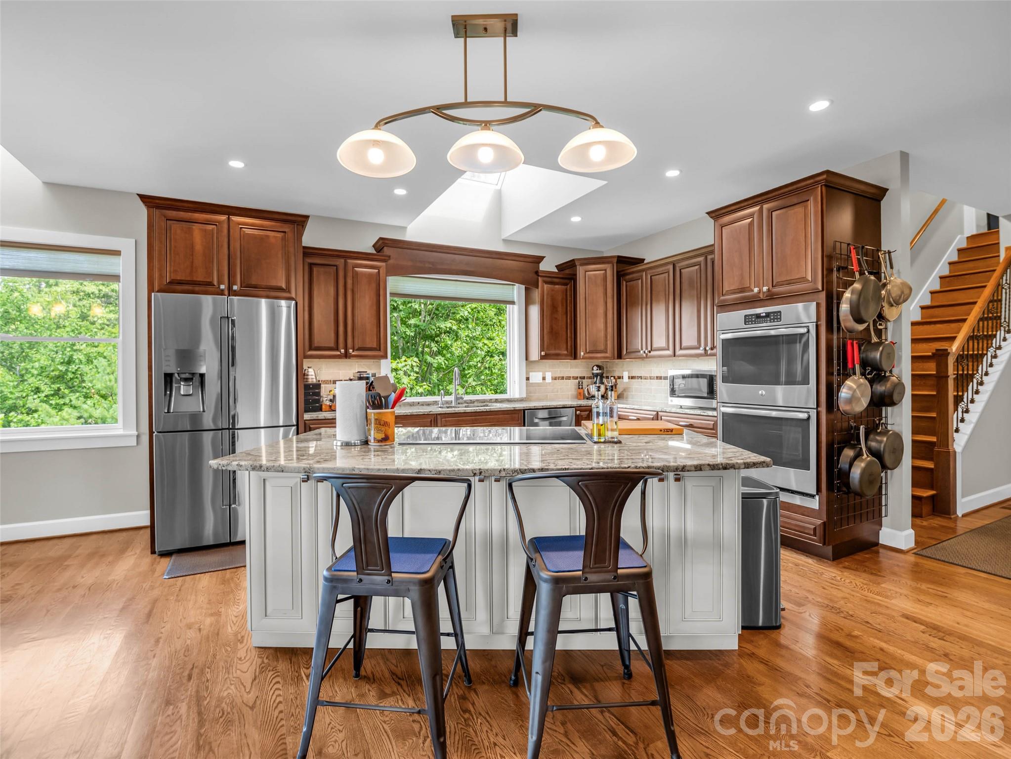 930 Big Raven Lane — Saluda