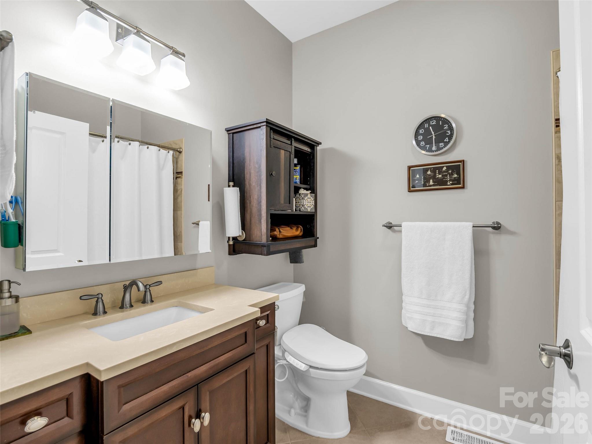 930 Big Raven Lane — Saluda