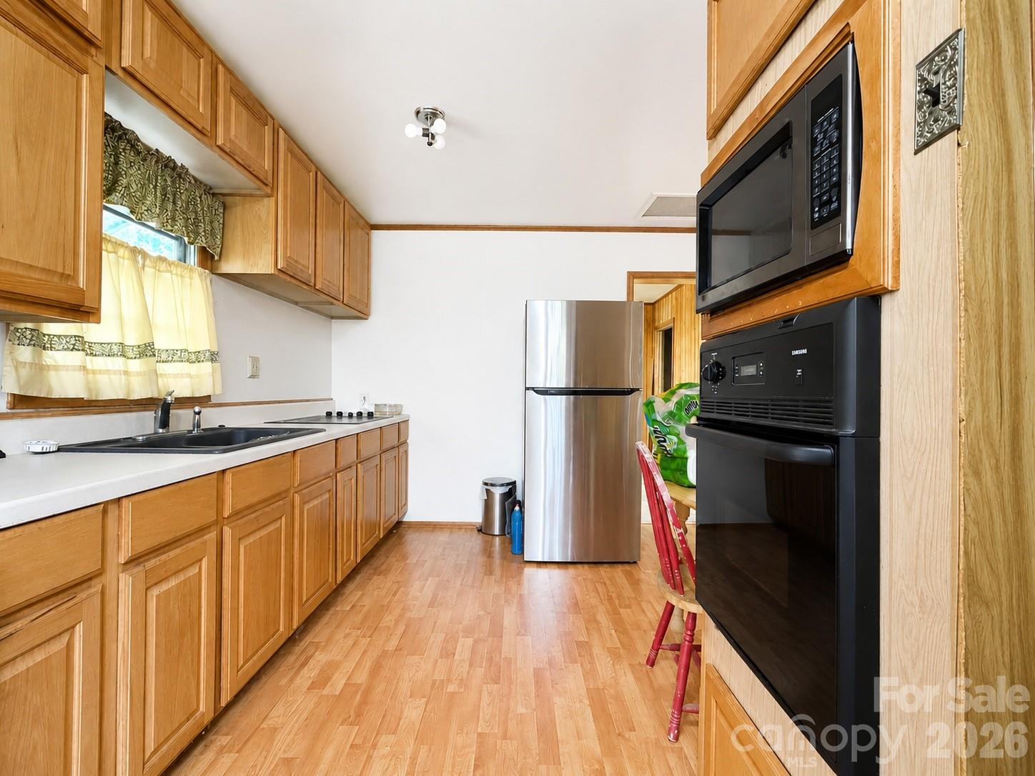 128 E Hilltop Drive — Gastonia