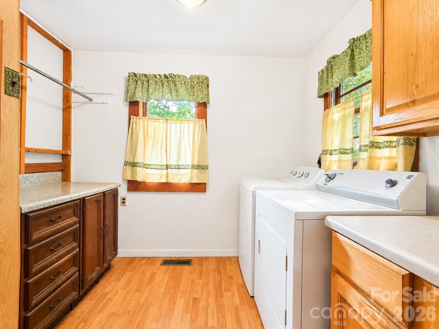 128 E Hilltop Drive — Gastonia