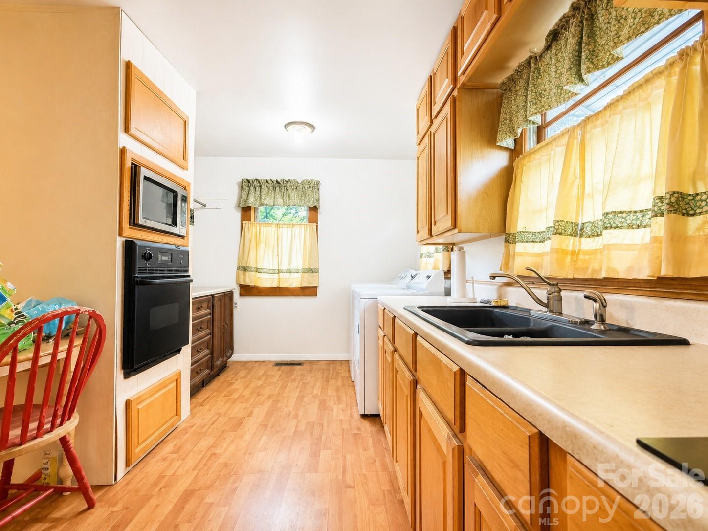128 E Hilltop Drive — Gastonia