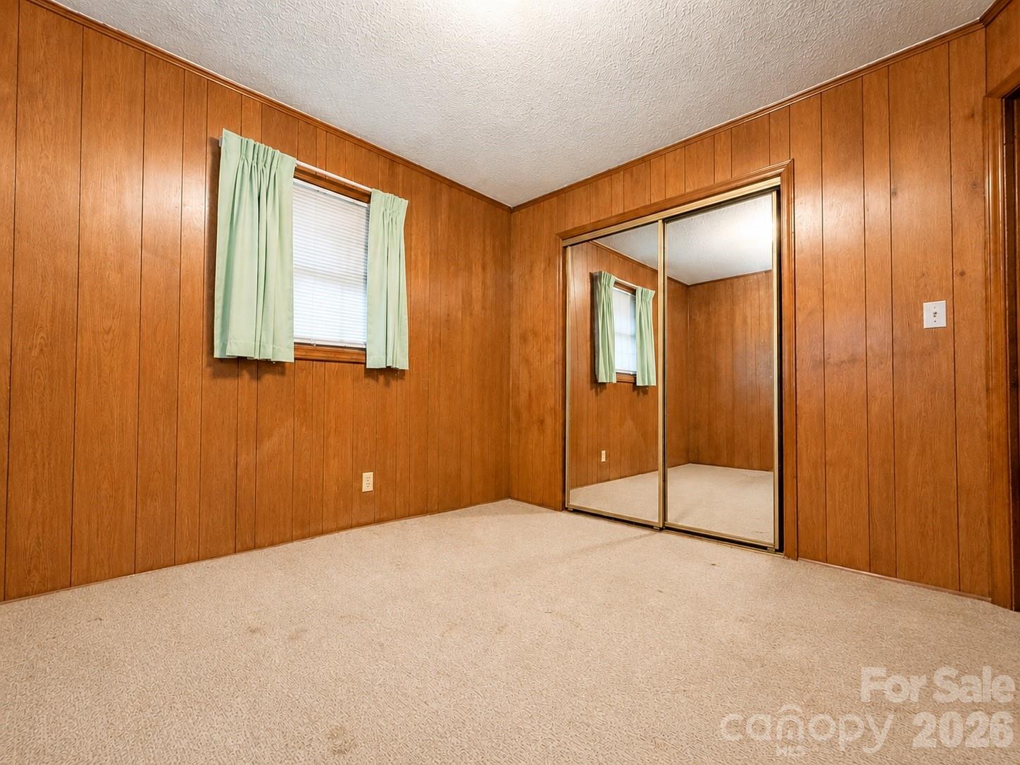 128 E Hilltop Drive — Gastonia