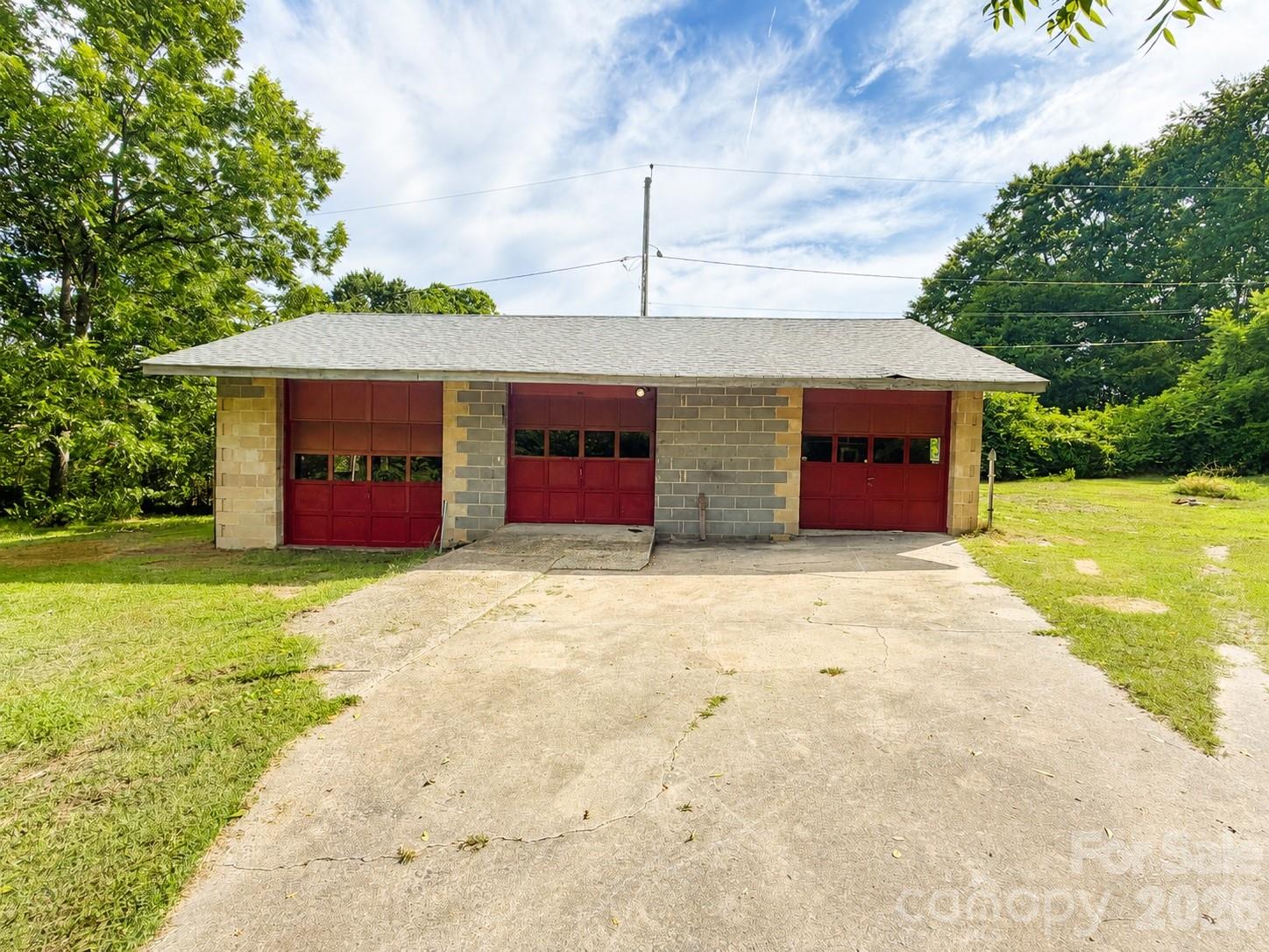 128 E Hilltop Drive — Gastonia