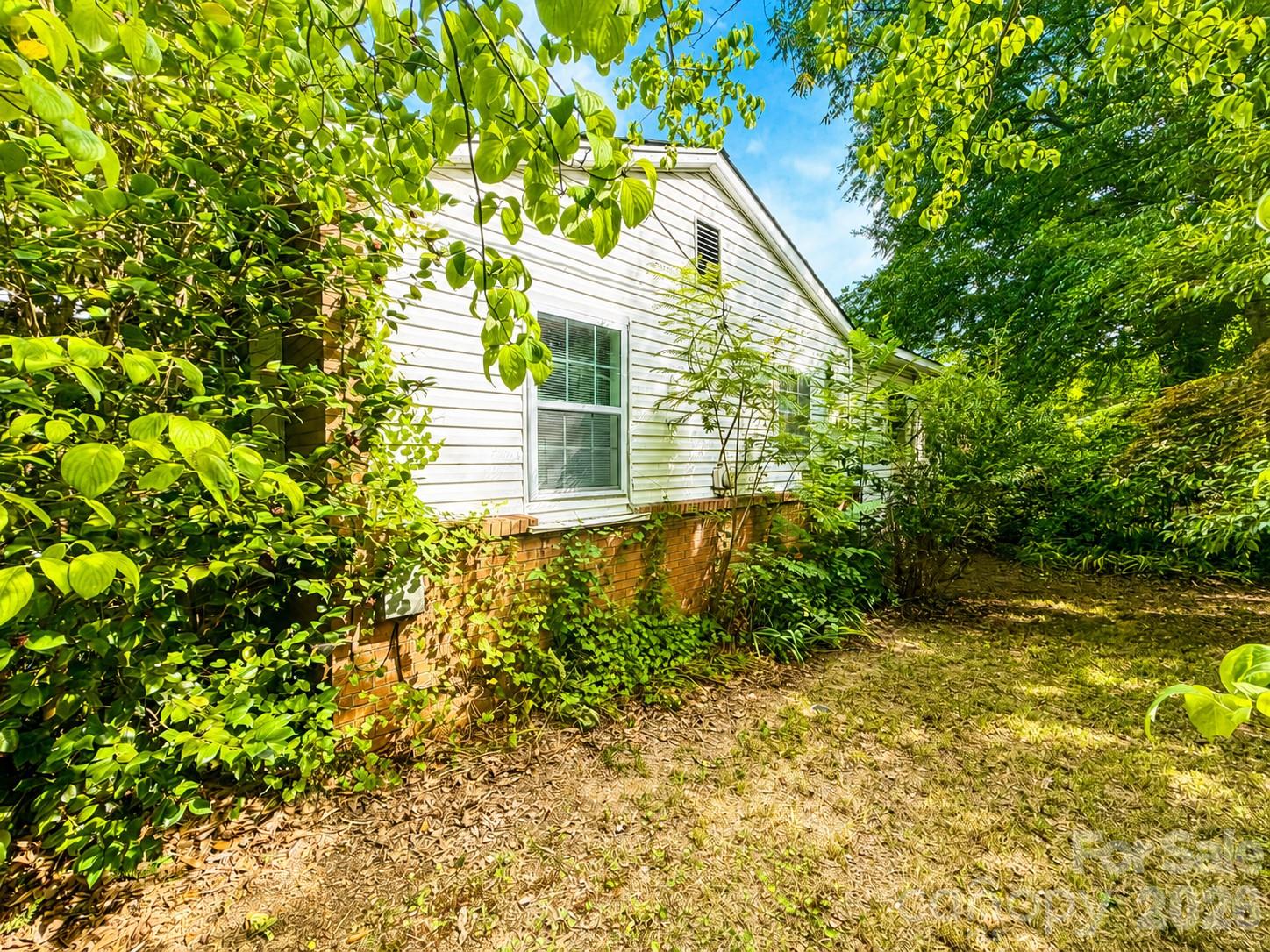 128 E Hilltop Drive — Gastonia