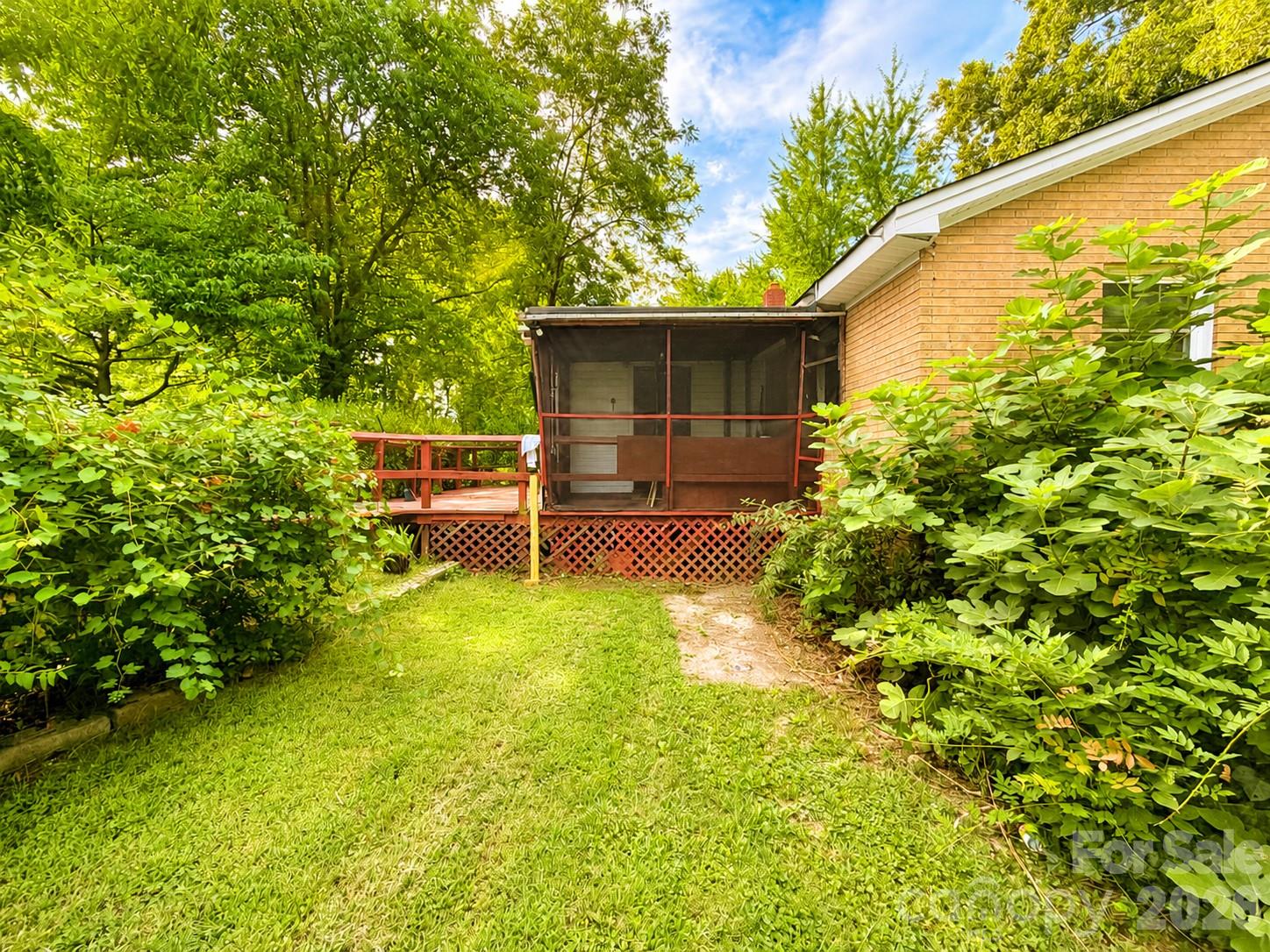 128 E Hilltop Drive — Gastonia