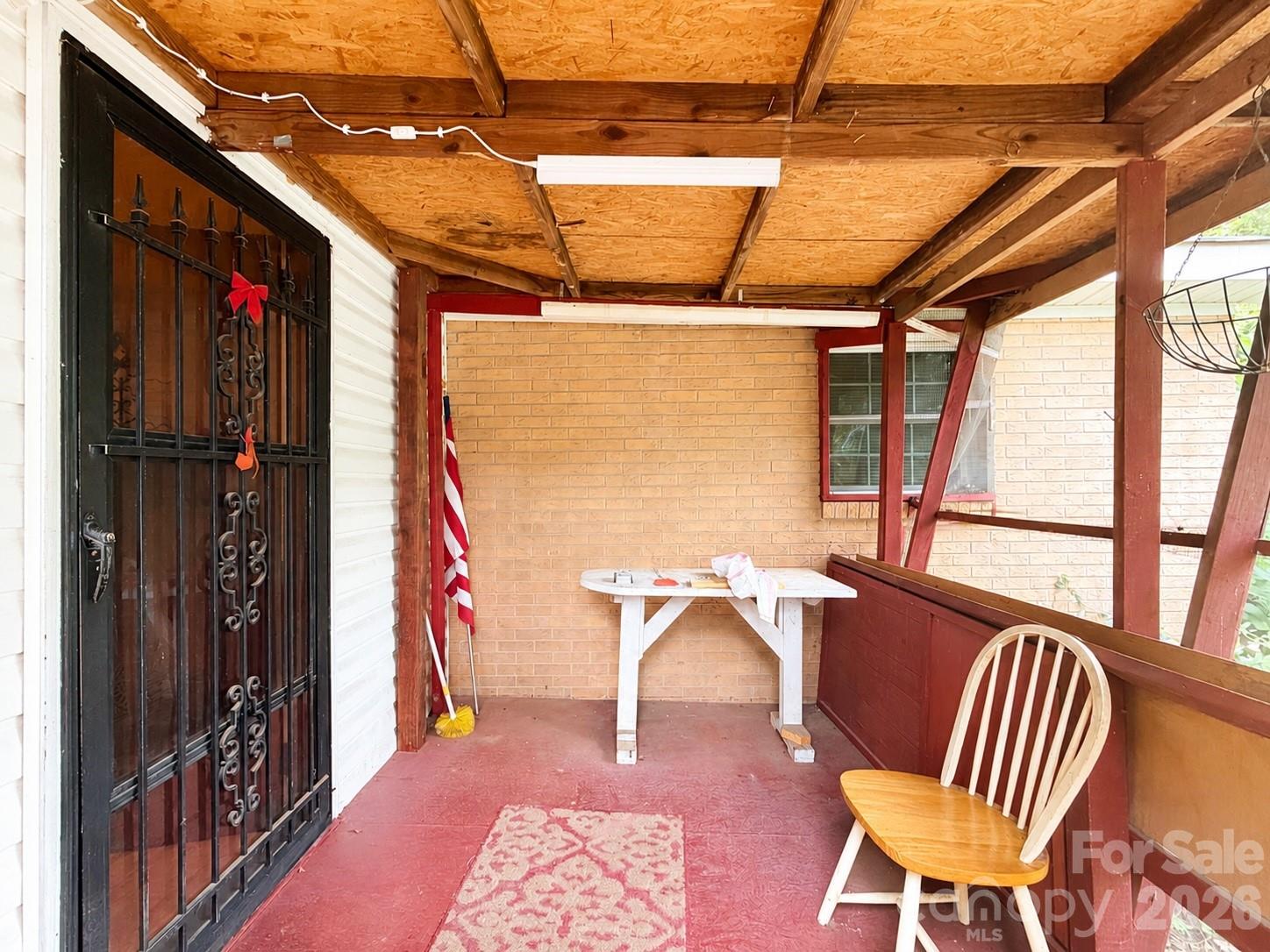 128 E Hilltop Drive — Gastonia