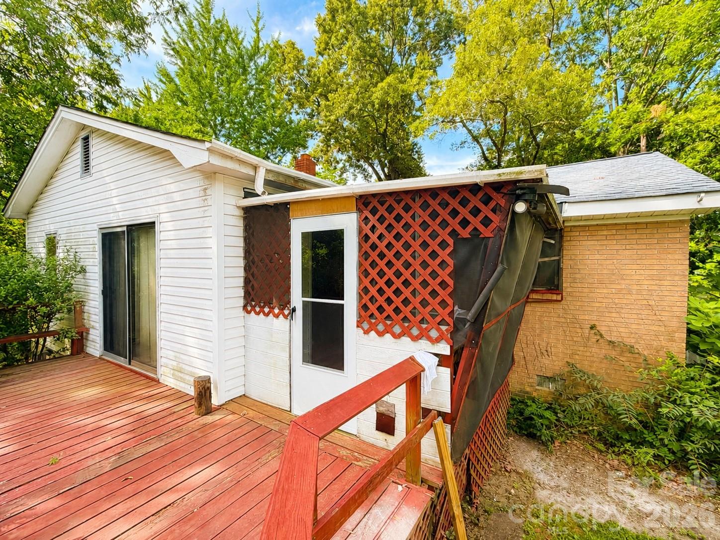 128 E Hilltop Drive — Gastonia