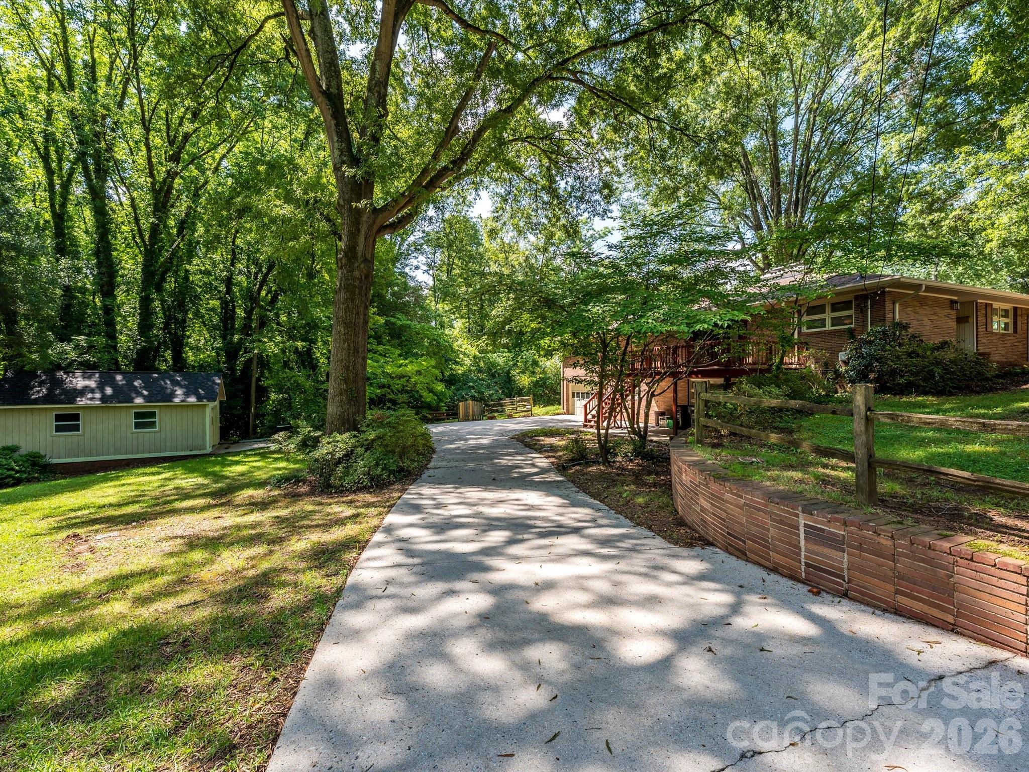 688 Grandview Drive NE — Concord