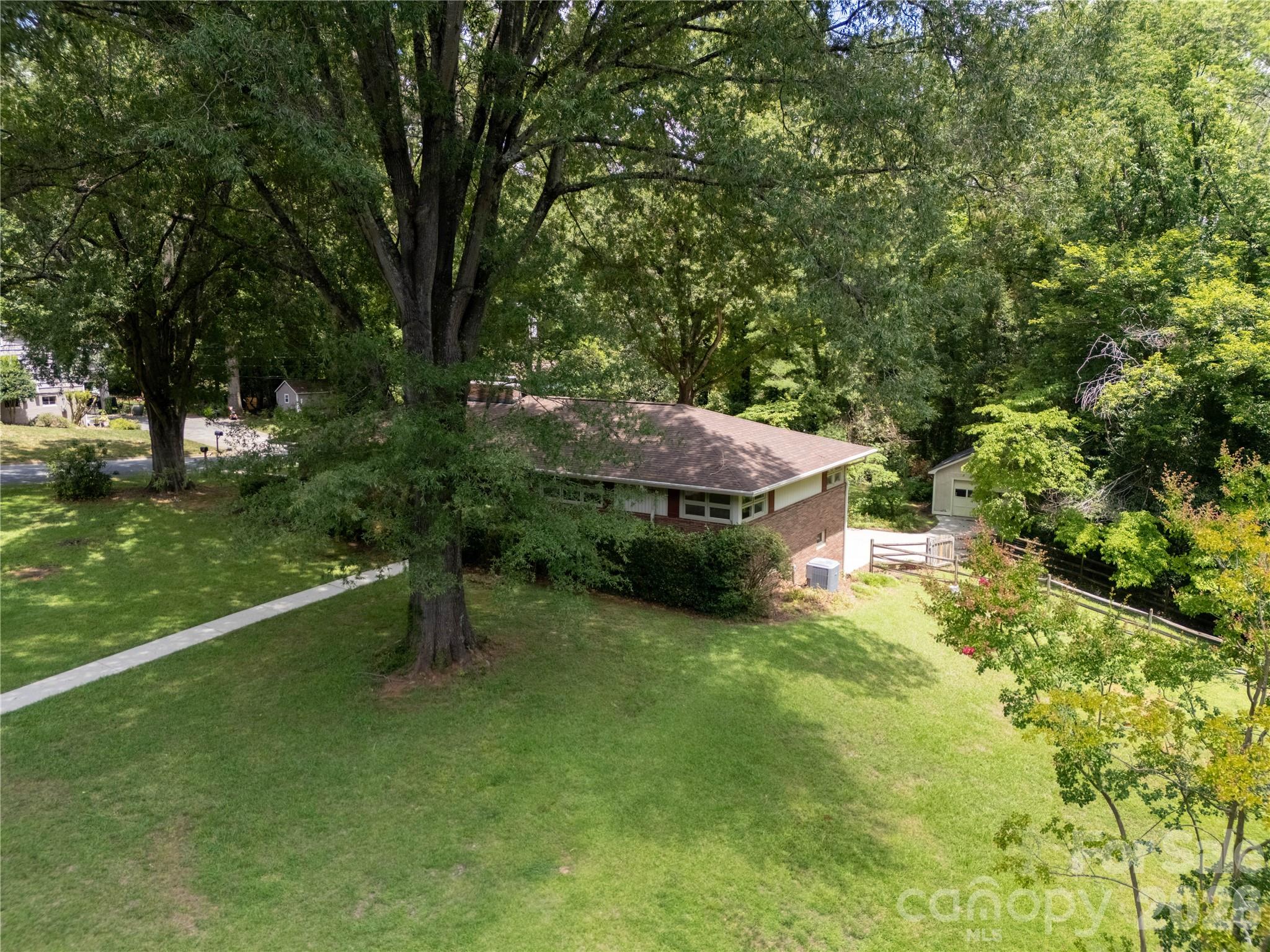 688 Grandview Drive NE — Concord
