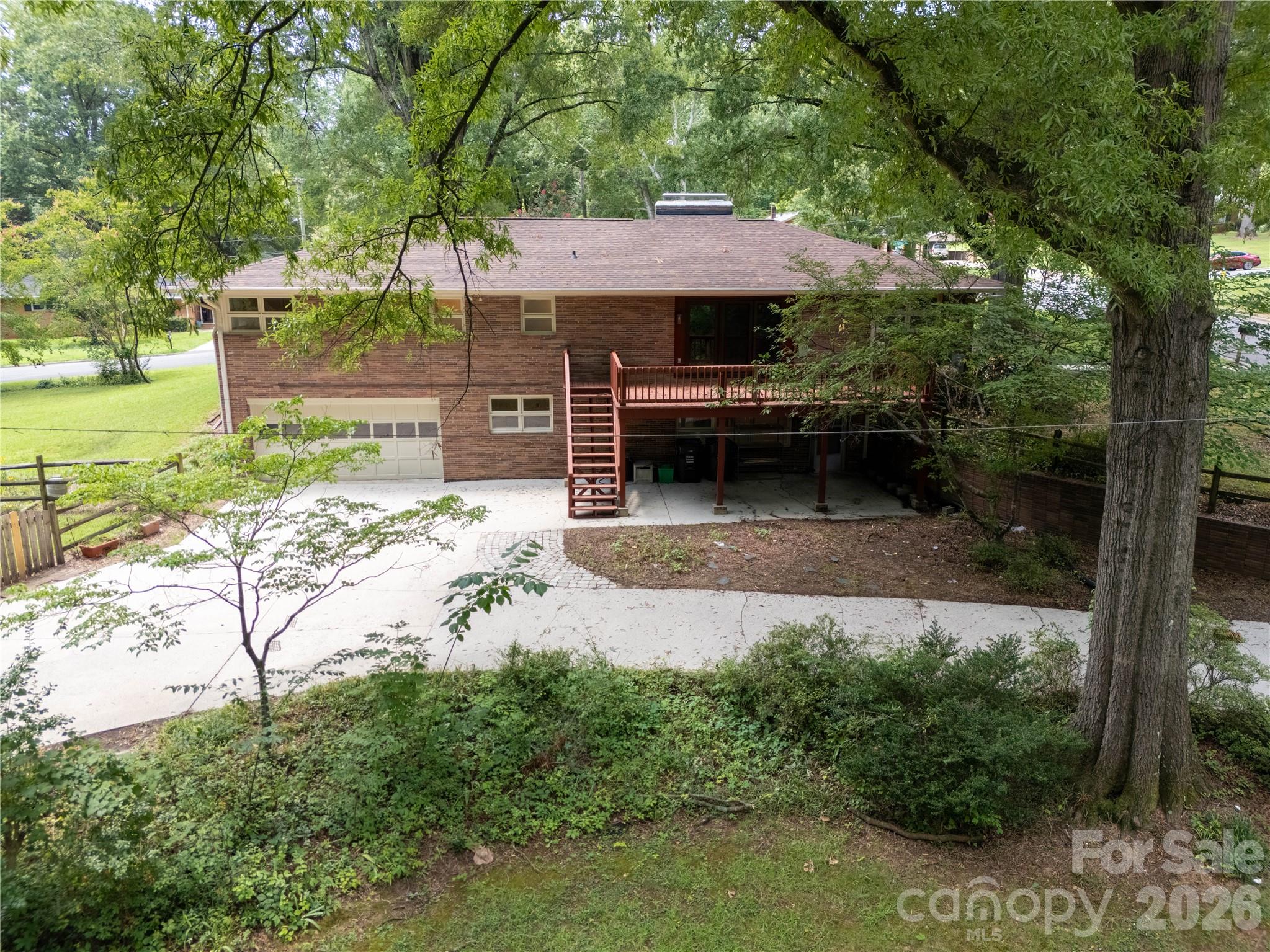 688 Grandview Drive NE — Concord