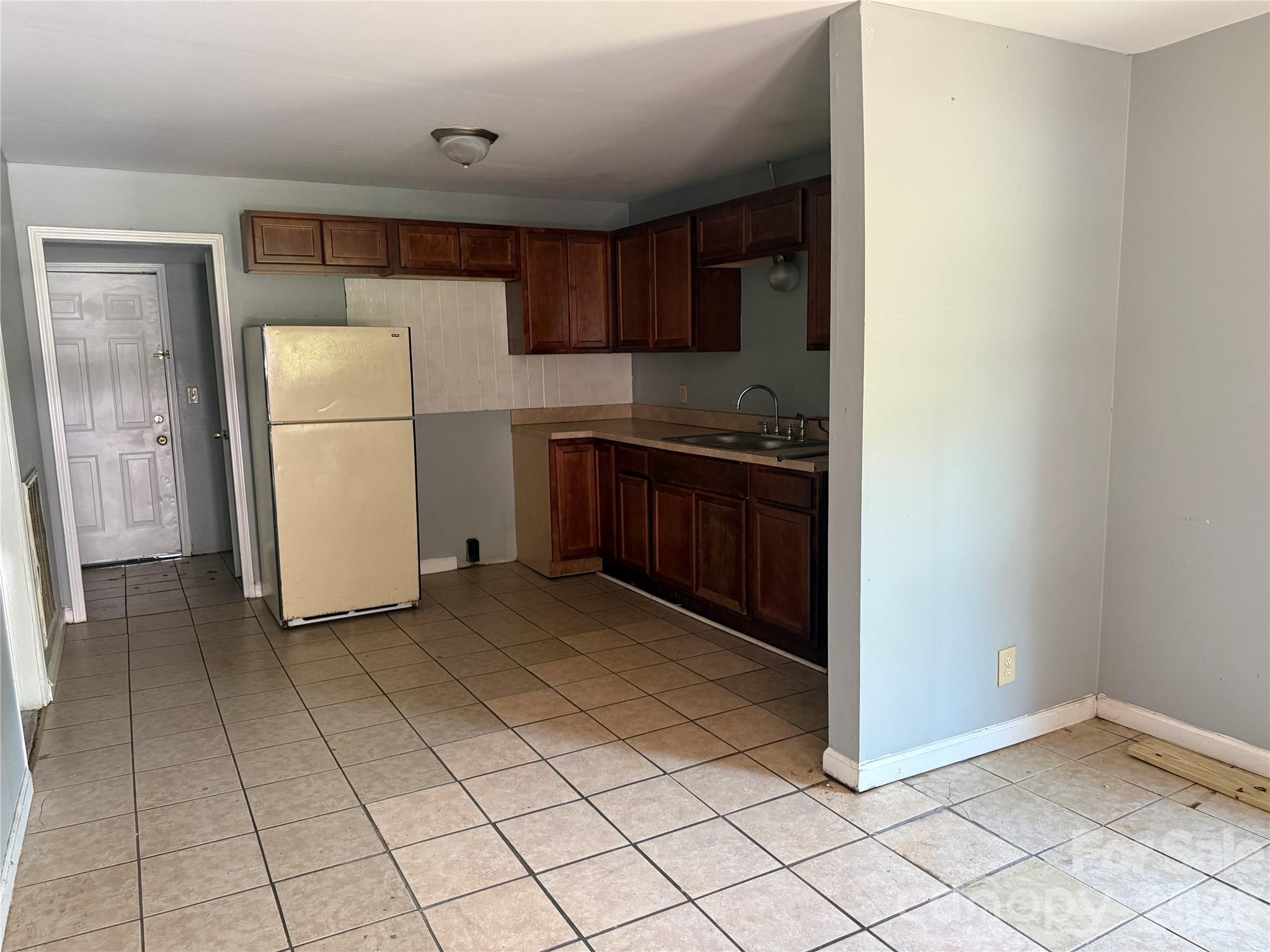706 N Logan Street — Gastonia