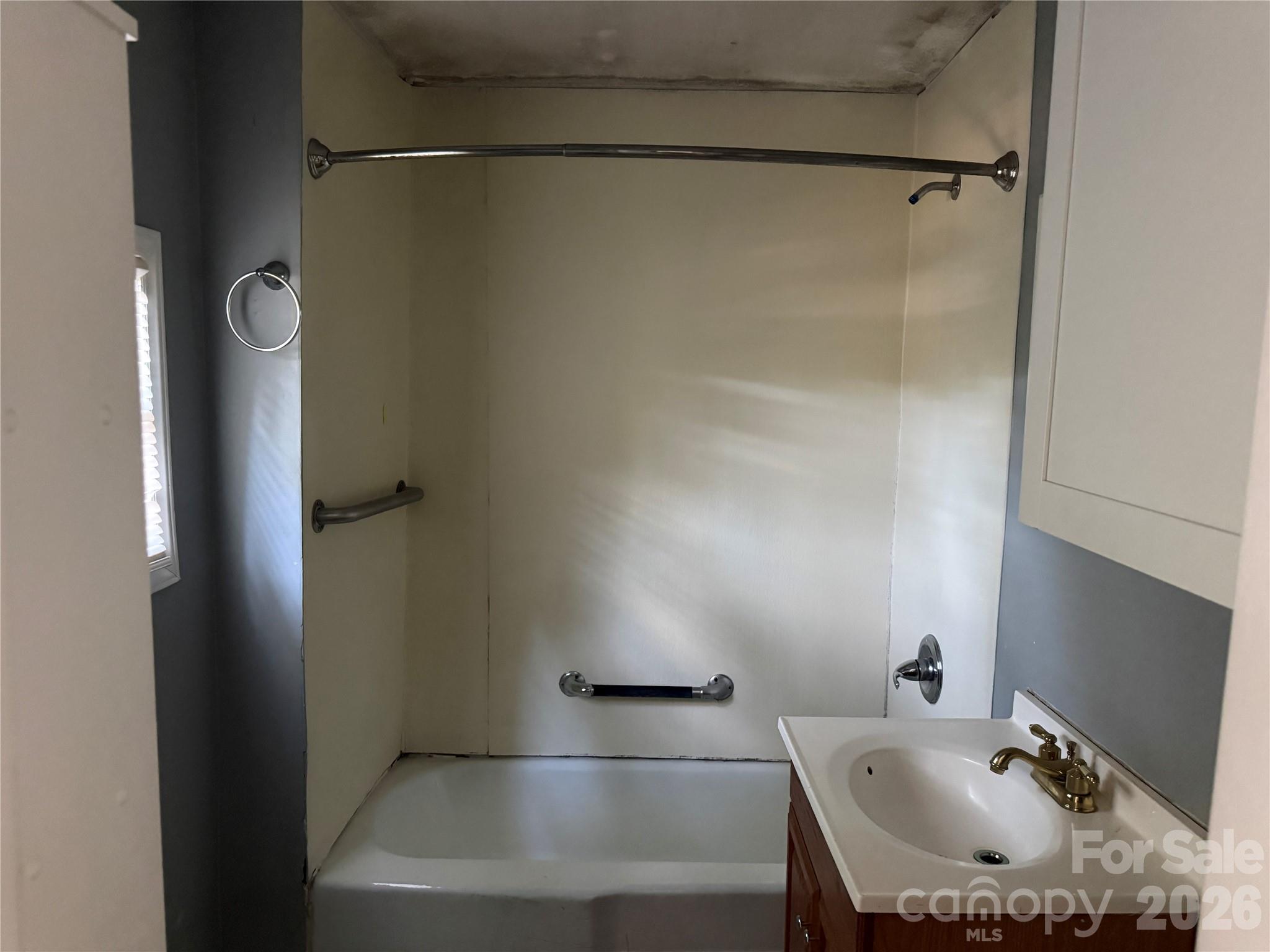 706 N Logan Street — Gastonia