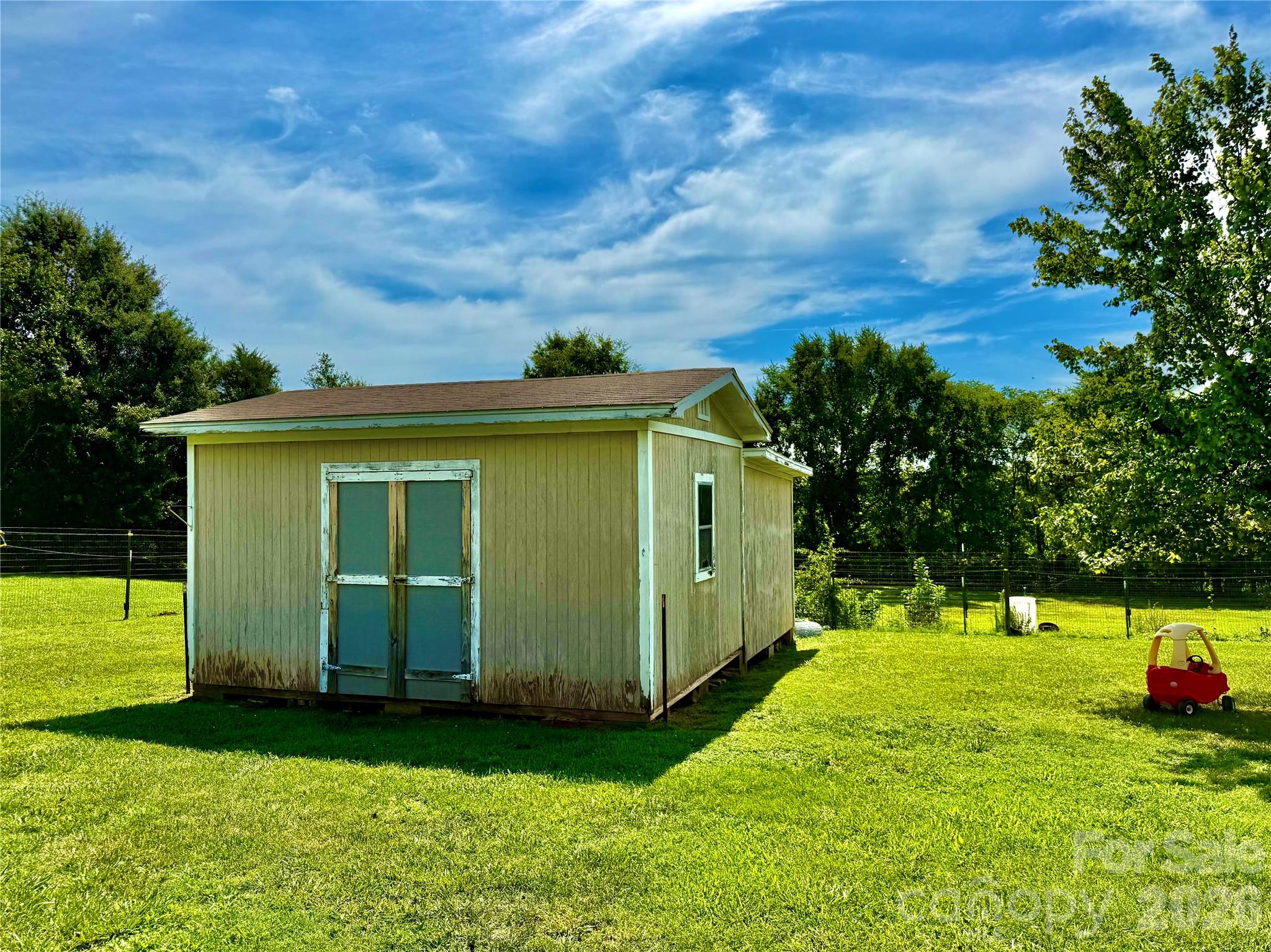 1104 Spring Meadow Drive — Woodleaf