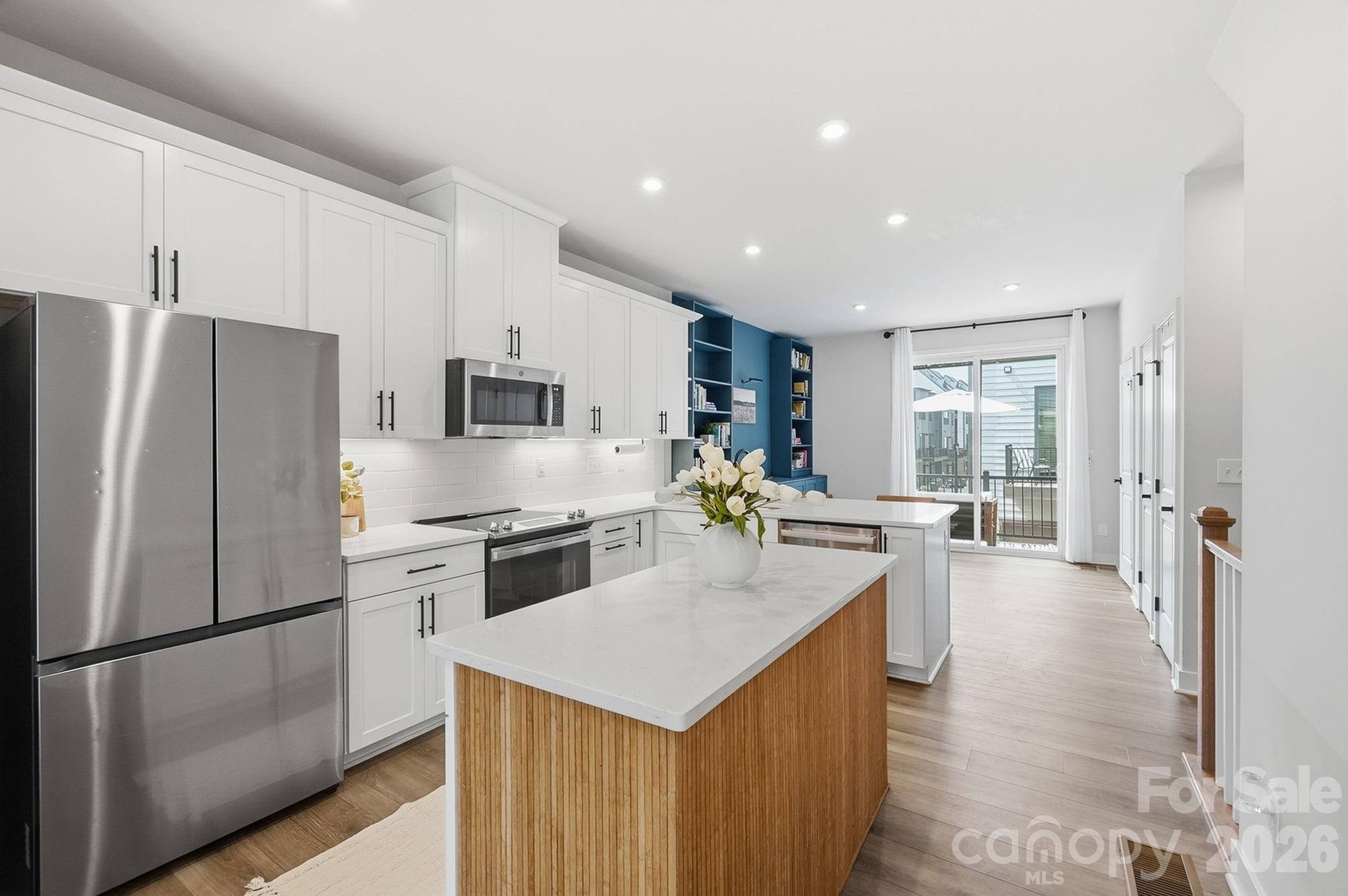 1063 Simcoe Lane — Charlotte