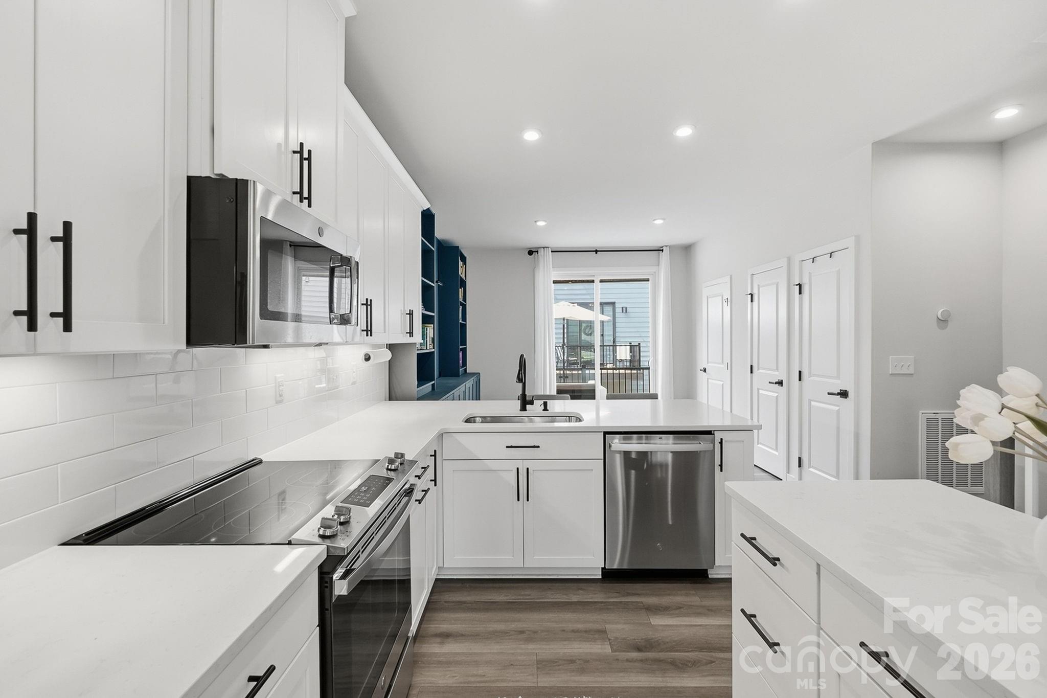 1063 Simcoe Lane — Charlotte