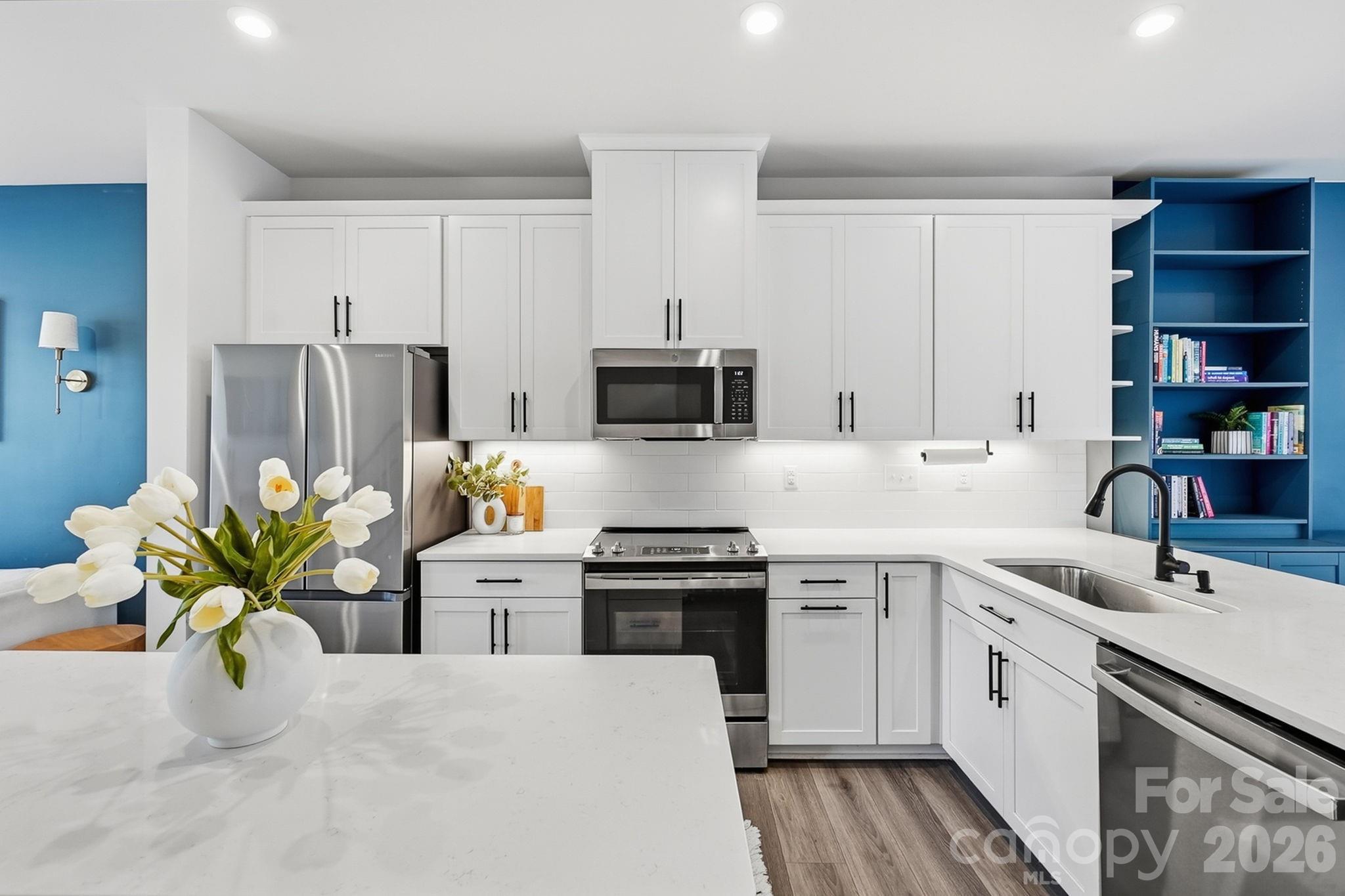 1063 Simcoe Lane — Charlotte