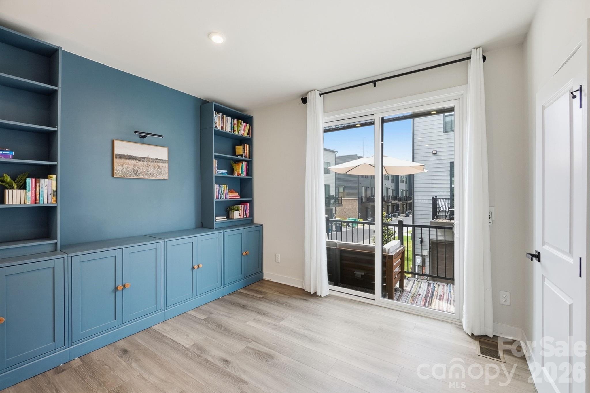 1063 Simcoe Lane — Charlotte