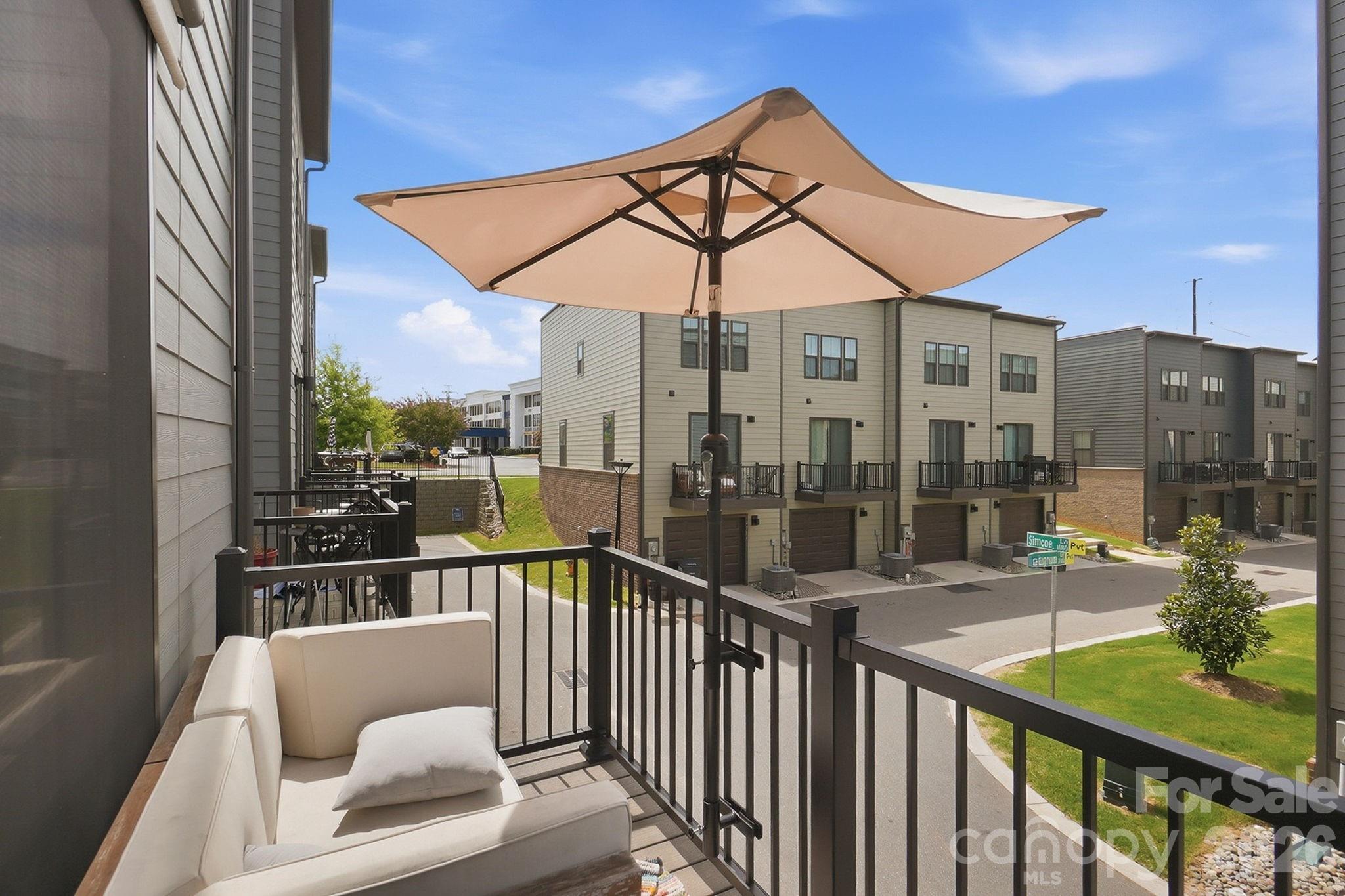 1063 Simcoe Lane — Charlotte