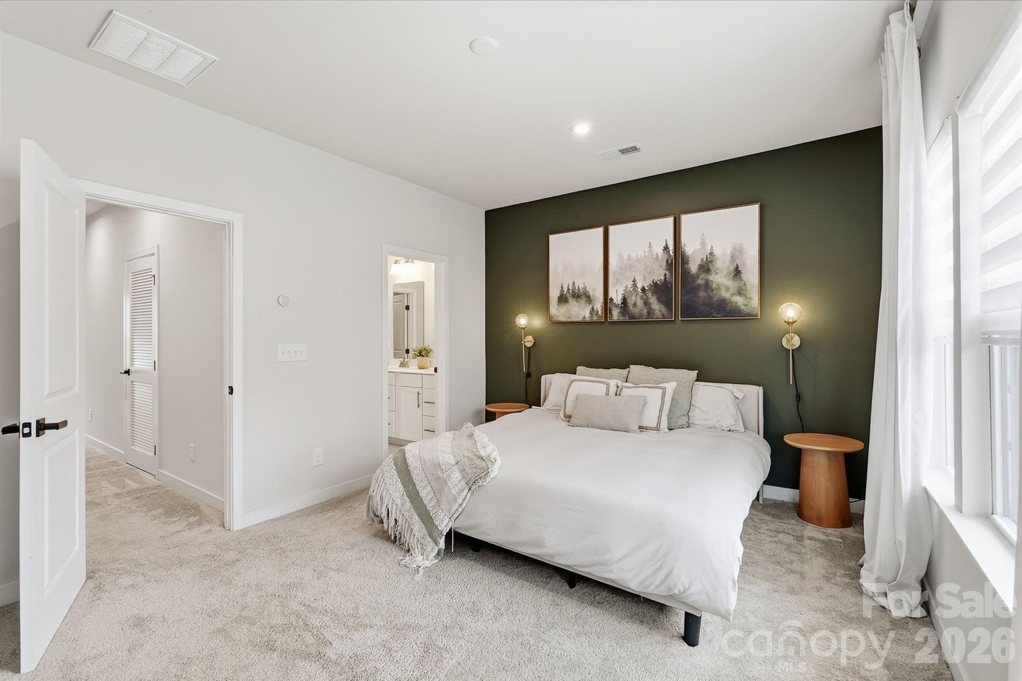 1063 Simcoe Lane — Charlotte