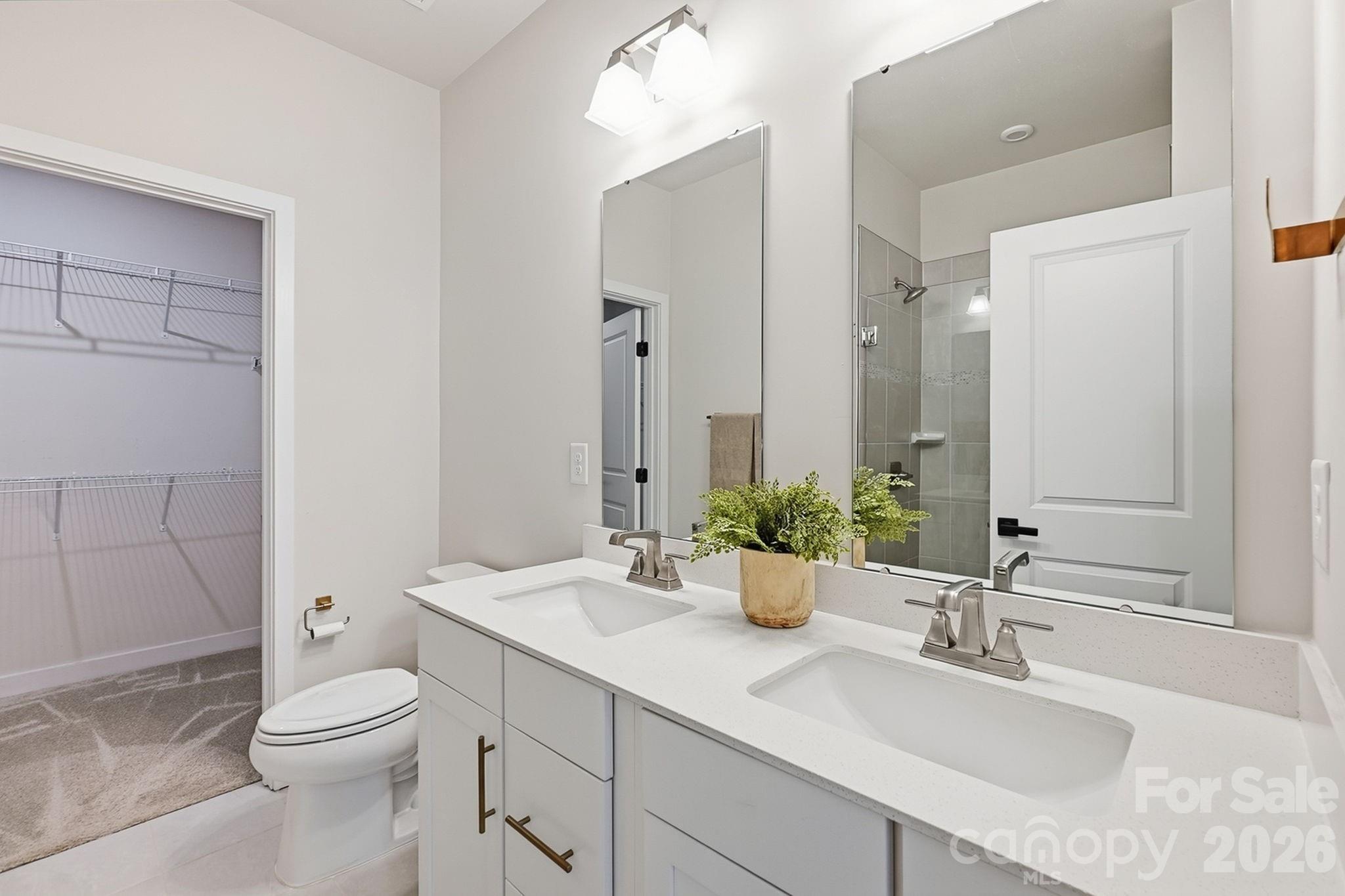1063 Simcoe Lane — Charlotte