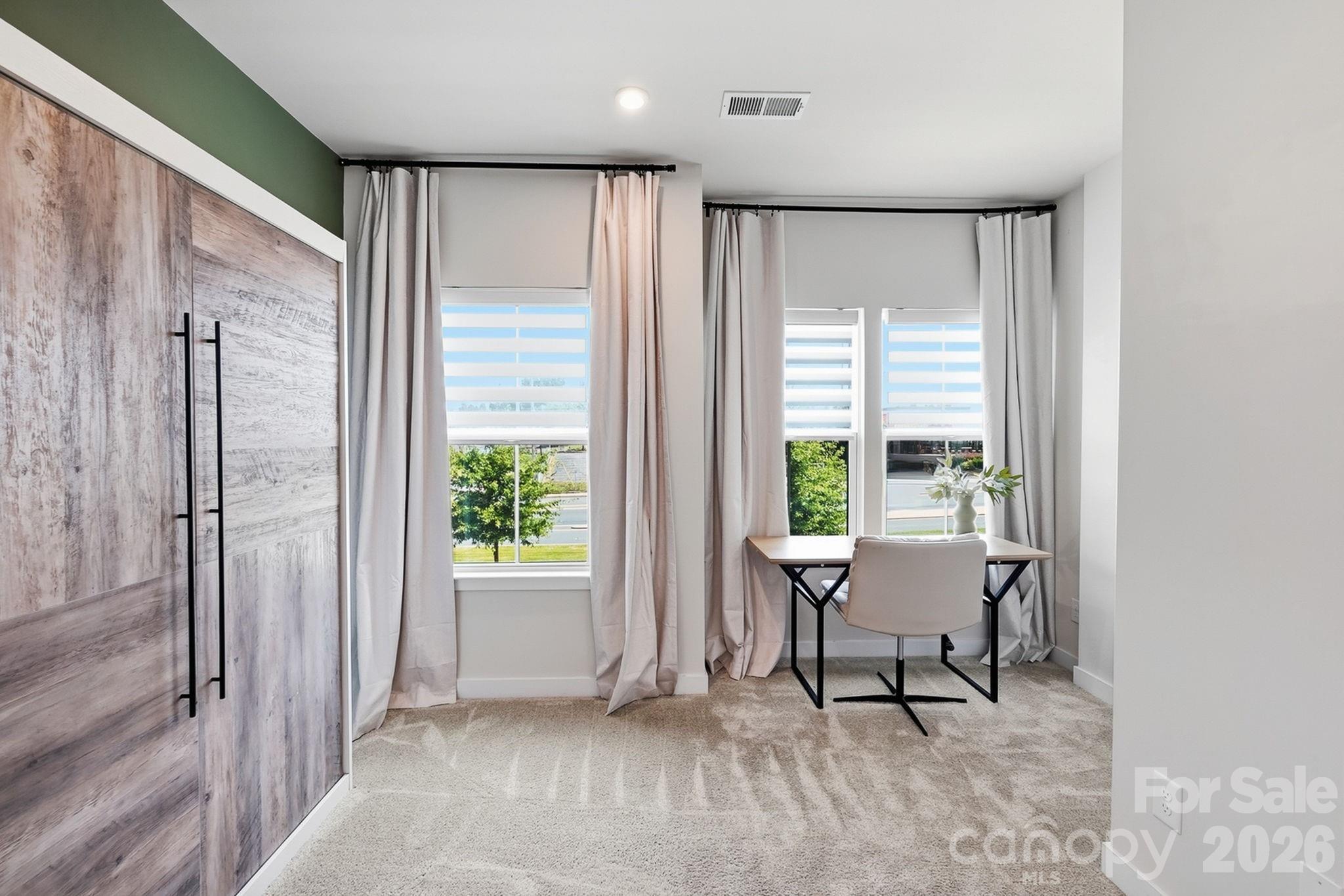 1063 Simcoe Lane — Charlotte
