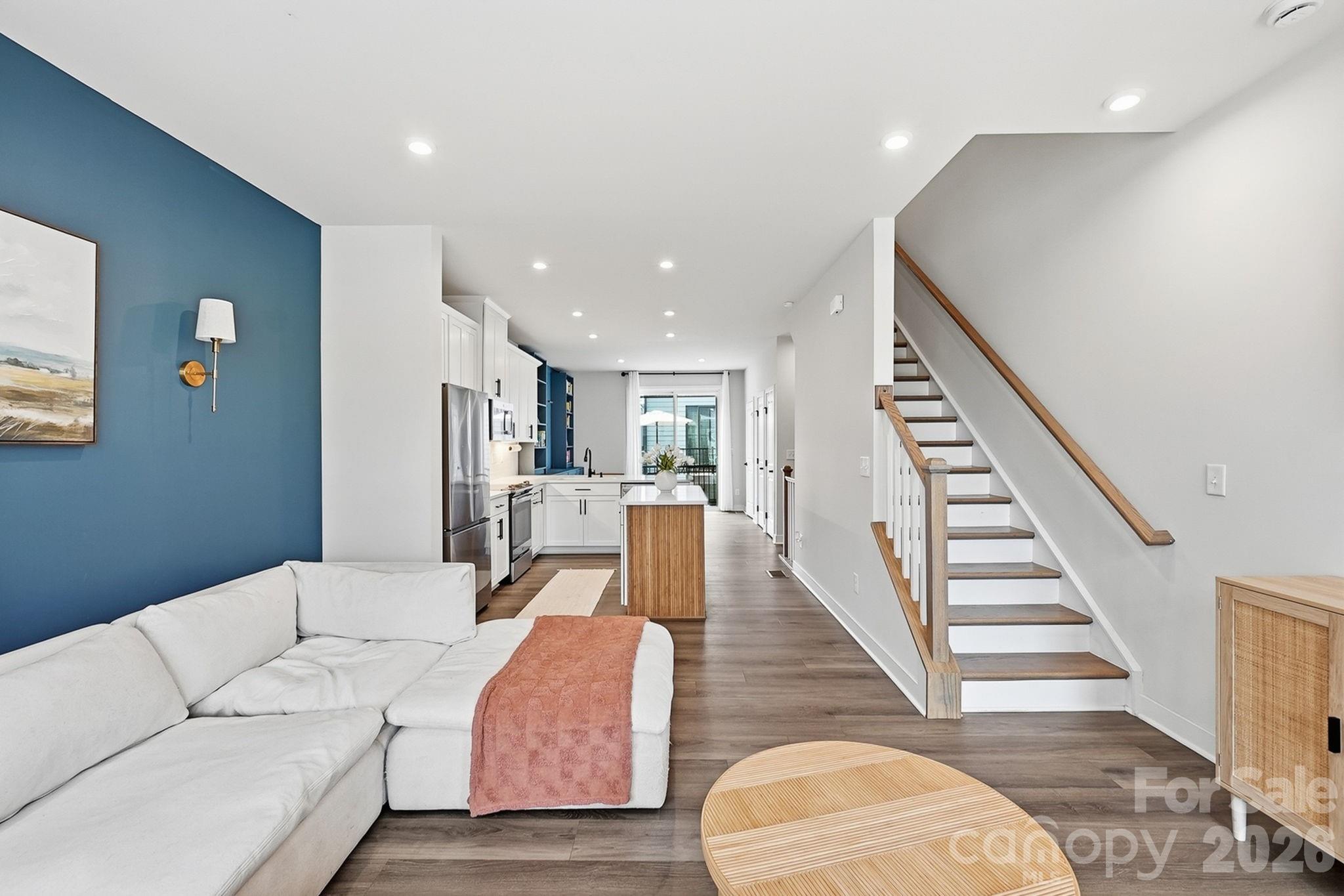 1063 Simcoe Lane — Charlotte