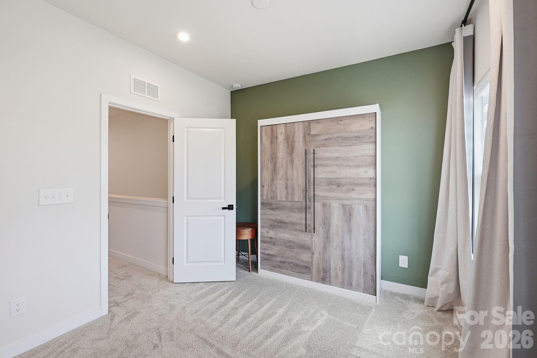 1063 Simcoe Lane — Charlotte