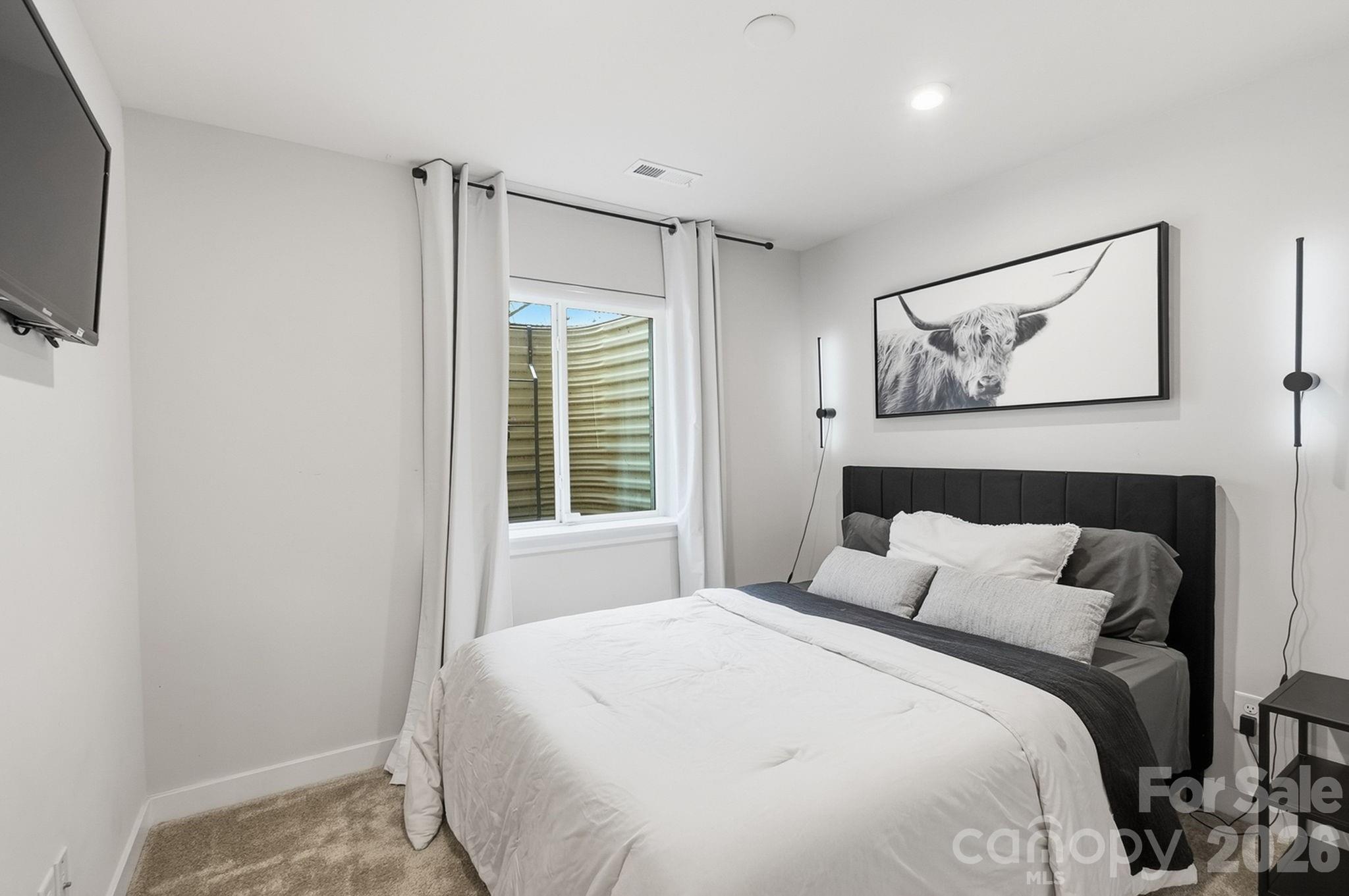 1063 Simcoe Lane — Charlotte