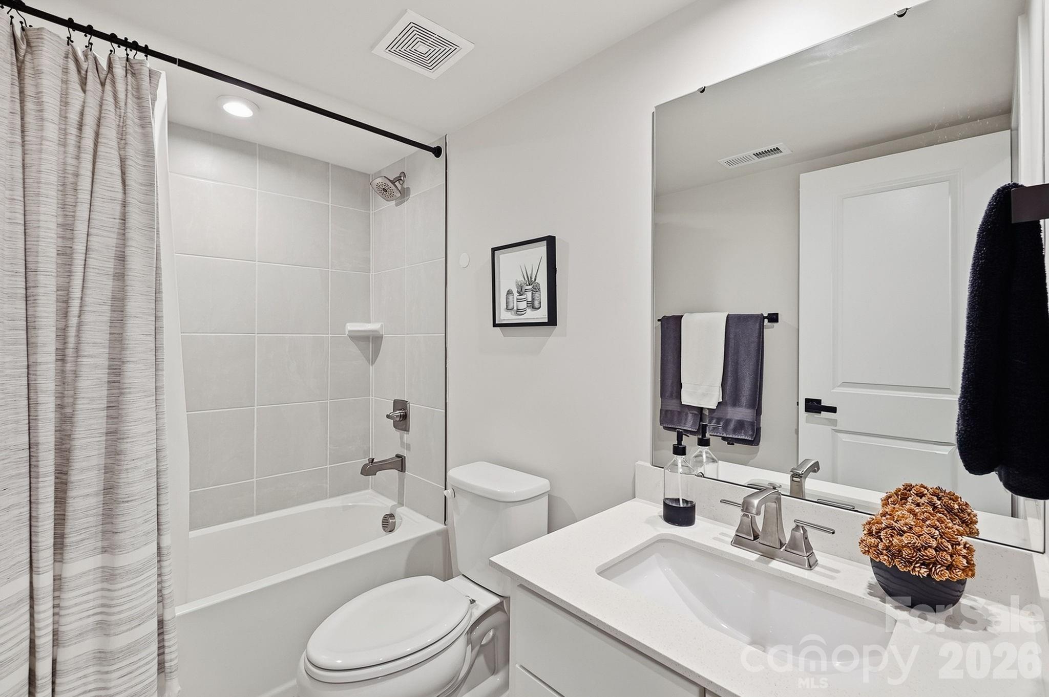 1063 Simcoe Lane — Charlotte
