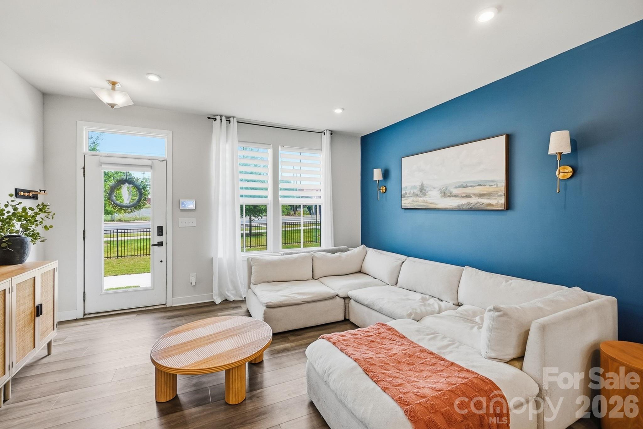 1063 Simcoe Lane — Charlotte