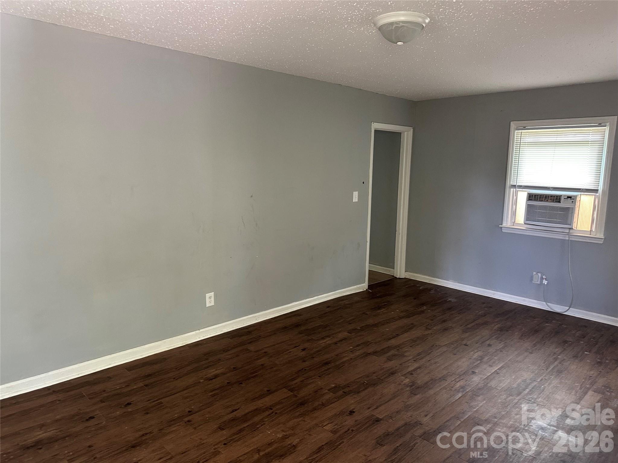 705 N Logan Street — Gastonia