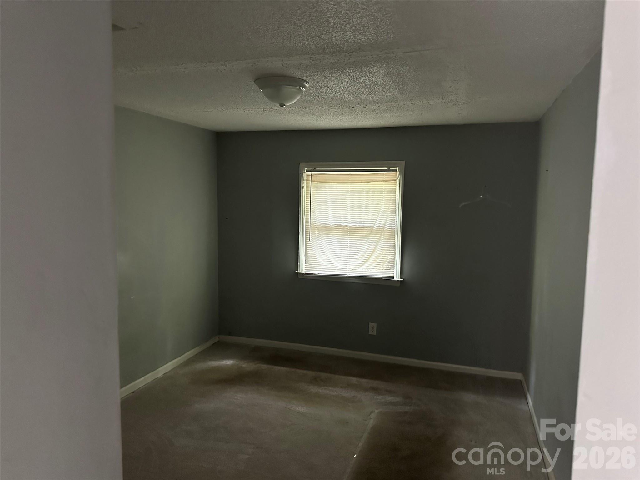 705 N Logan Street — Gastonia