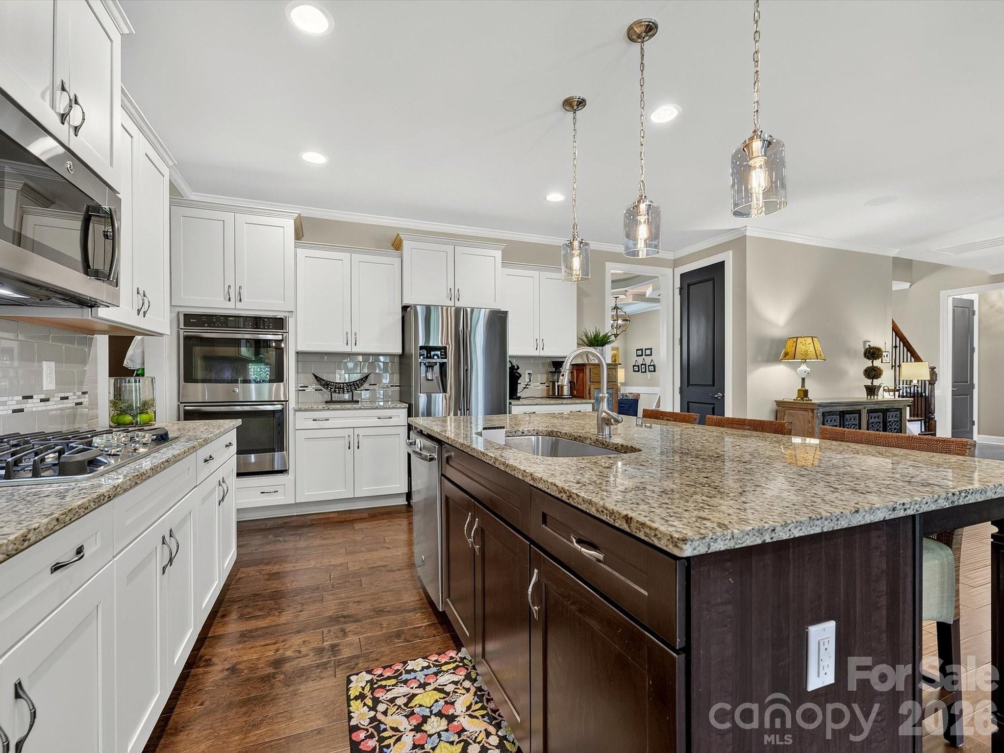 804 Sardis Lane — Charlotte