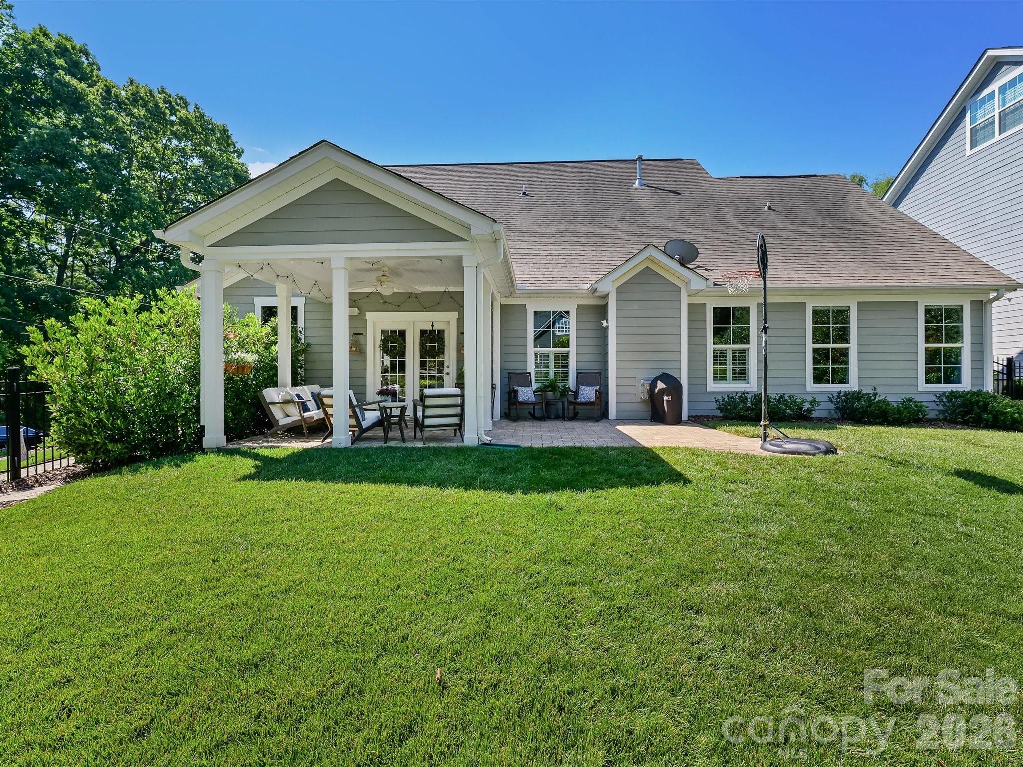 804 Sardis Lane — Charlotte