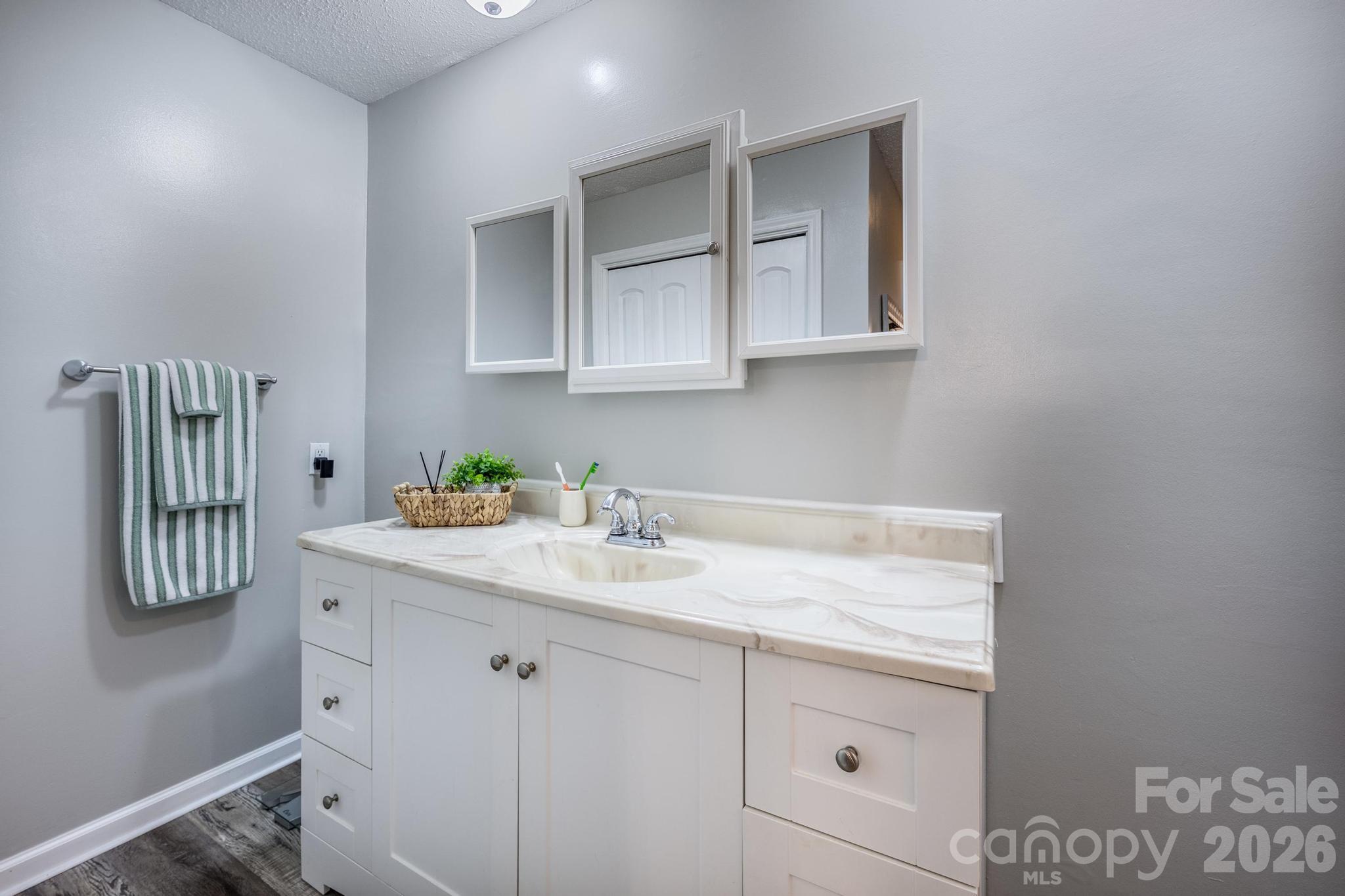 272 Massey Deal Road — Statesville