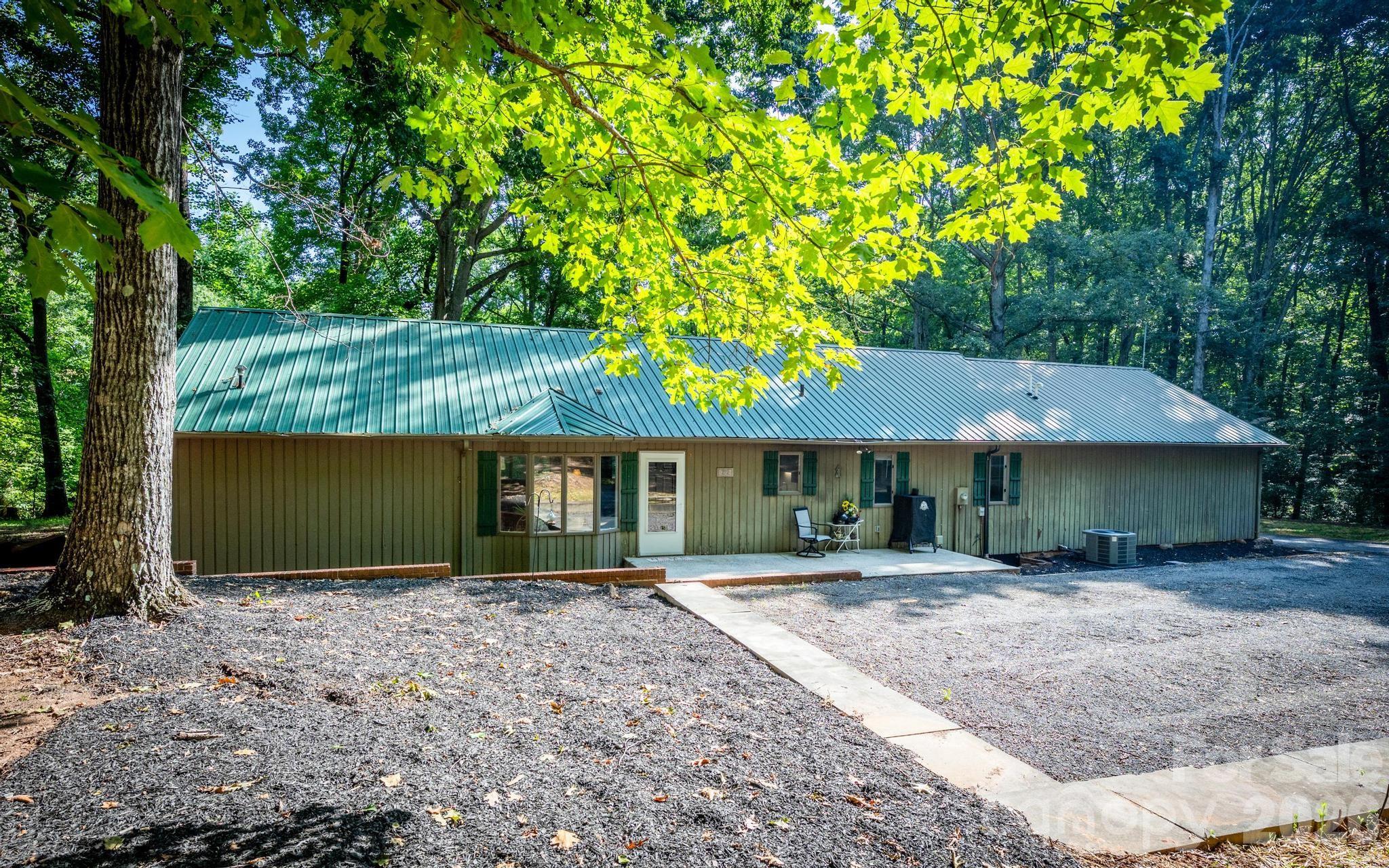 272 Massey Deal Road — Statesville