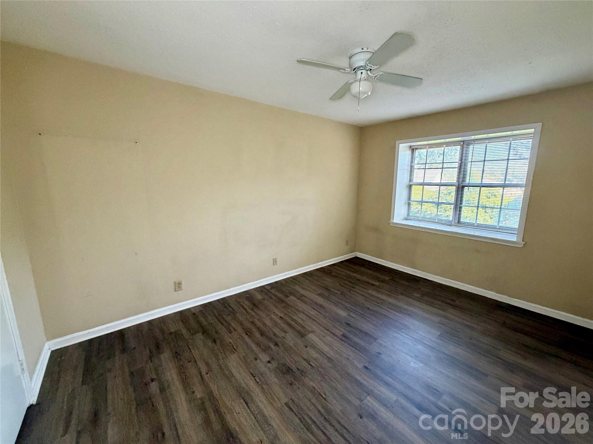 5805 Hunting Ridge Lane #J — Charlotte