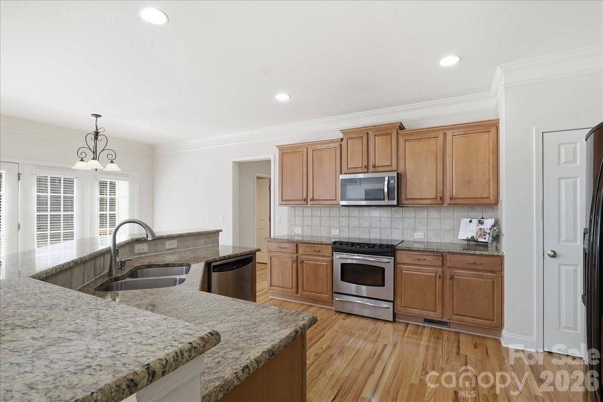 6055 Latta Springs Circle — Huntersville