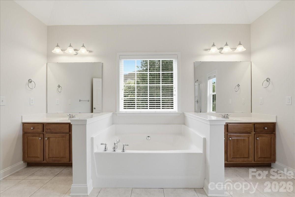 6055 Latta Springs Circle — Huntersville