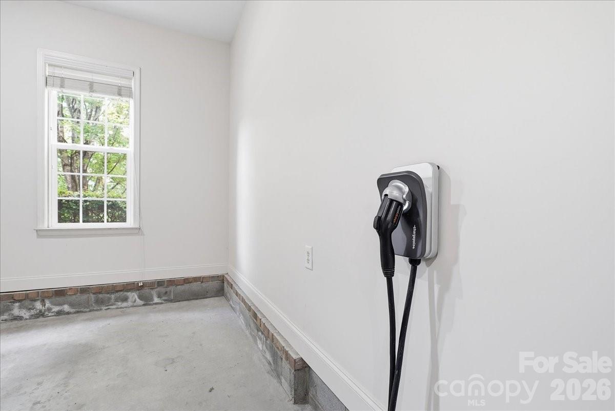 6055 Latta Springs Circle — Huntersville