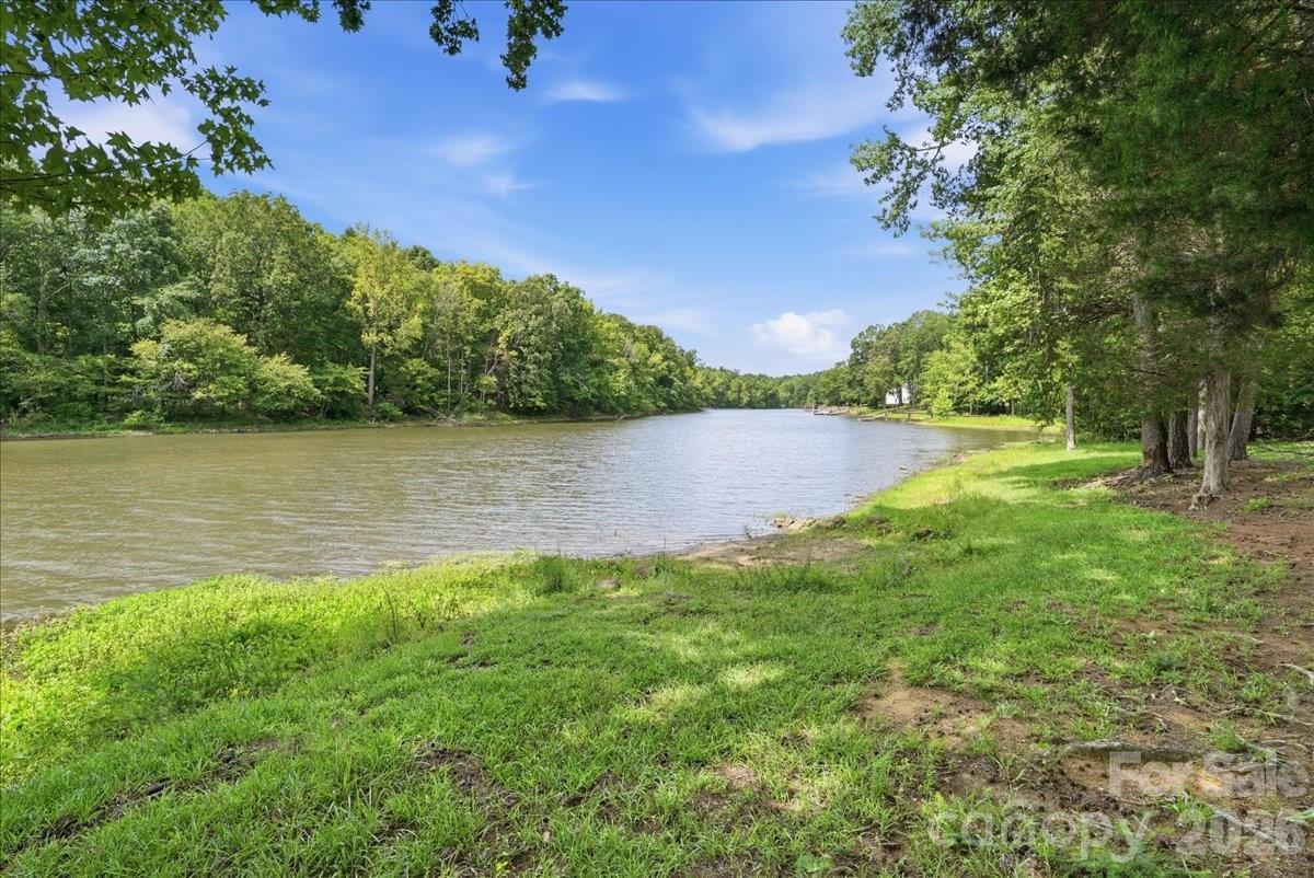 6055 Latta Springs Circle — Huntersville