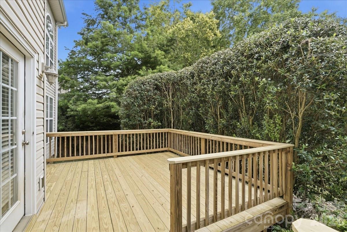 6055 Latta Springs Circle — Huntersville