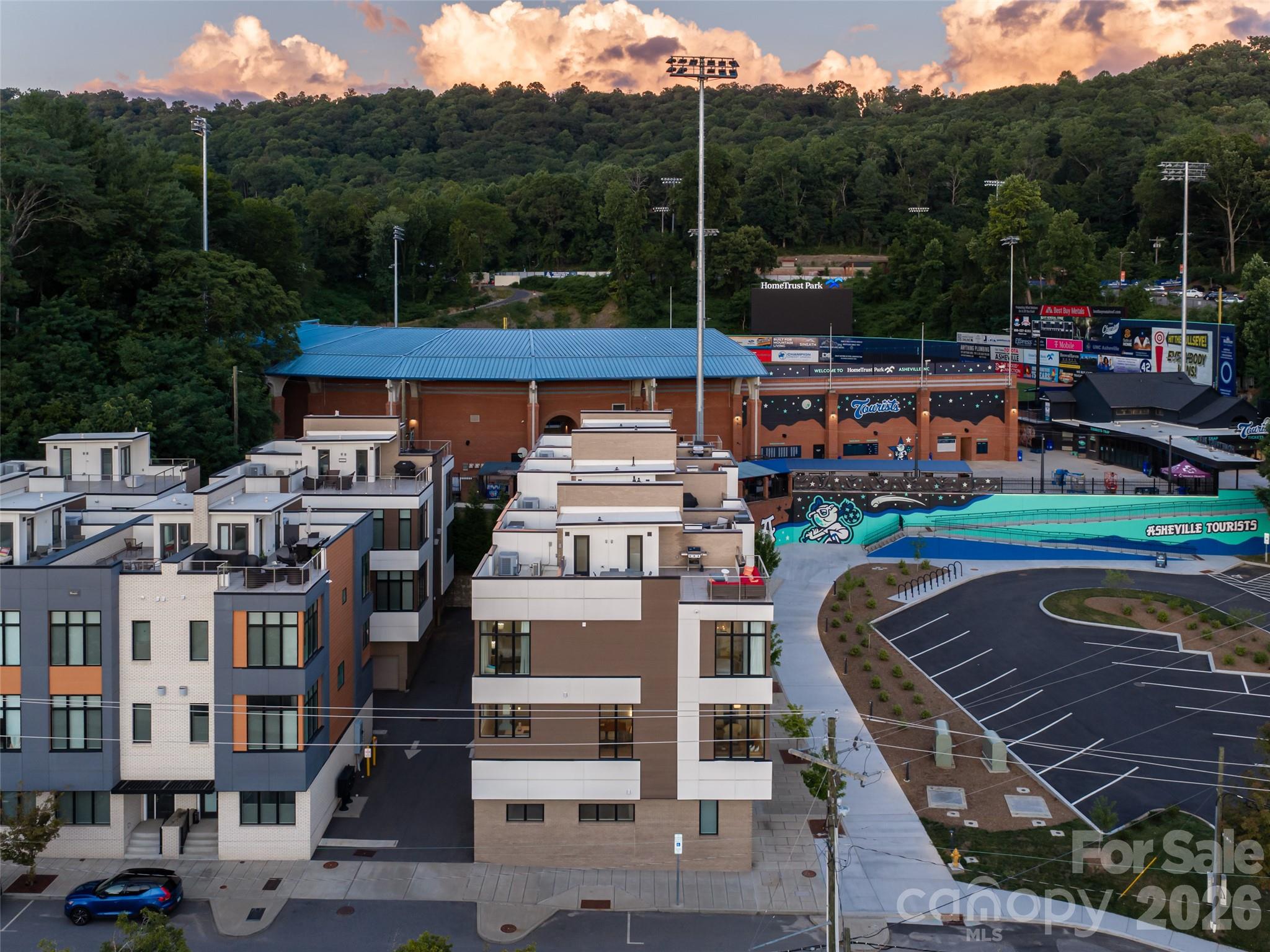 1 Bauhaus Court — Asheville